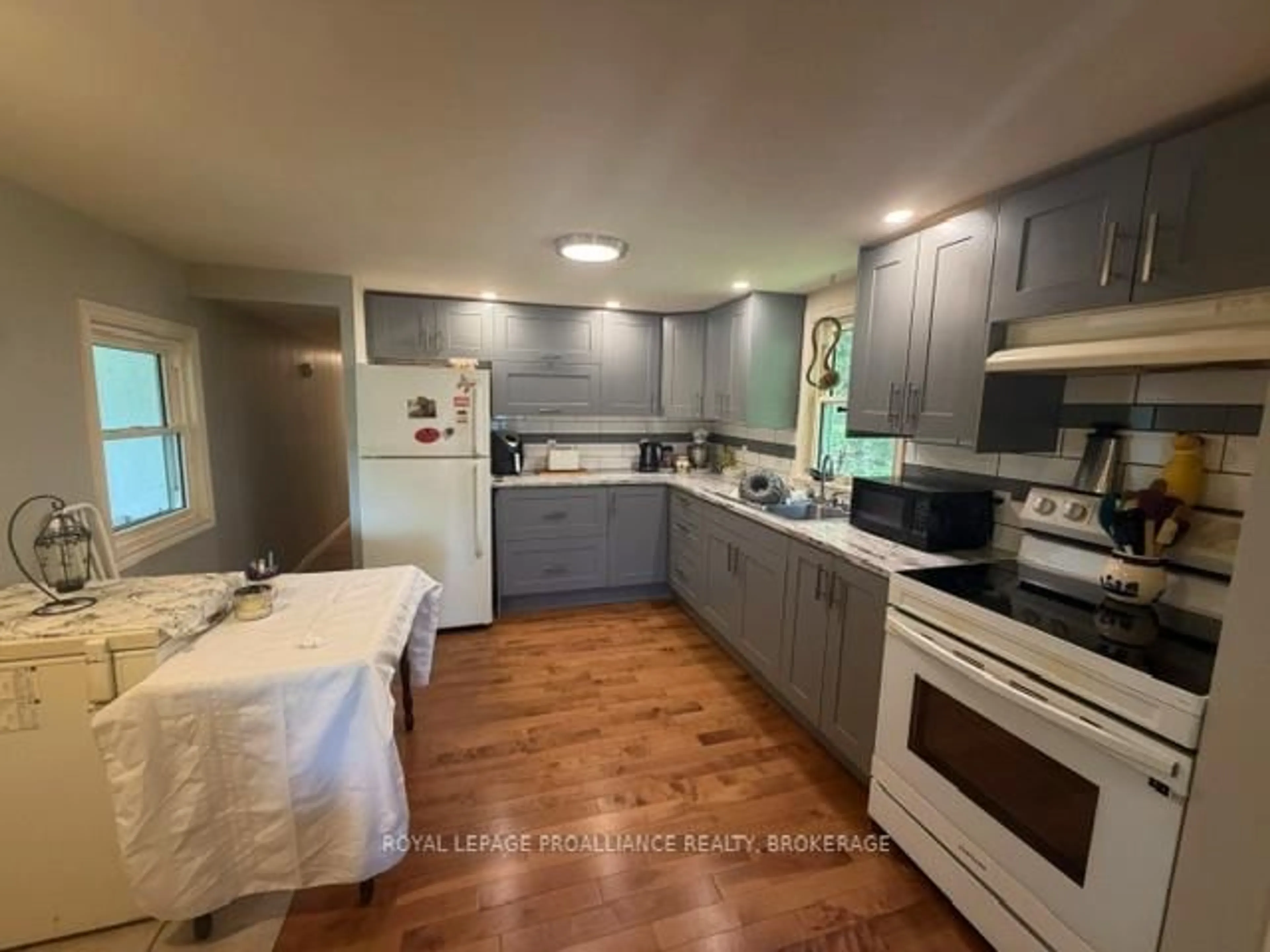 Standard kitchen, unknown for 104 Ellisville Rd, Leeds and the Thousand Islands Ontario K0H 2N0