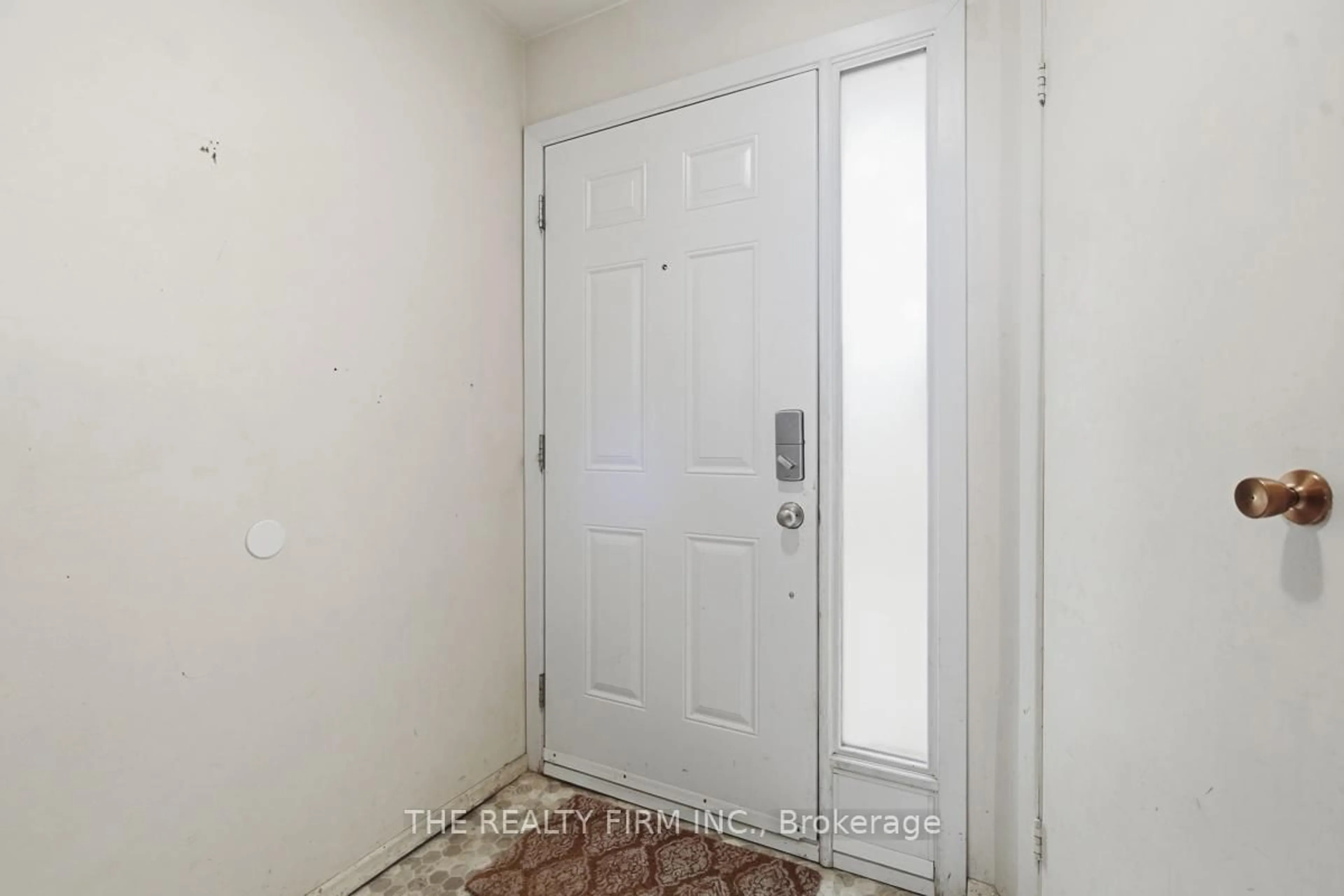 Indoor entryway for 159 Sandringham Cres #8, London South Ontario N6C 5A9