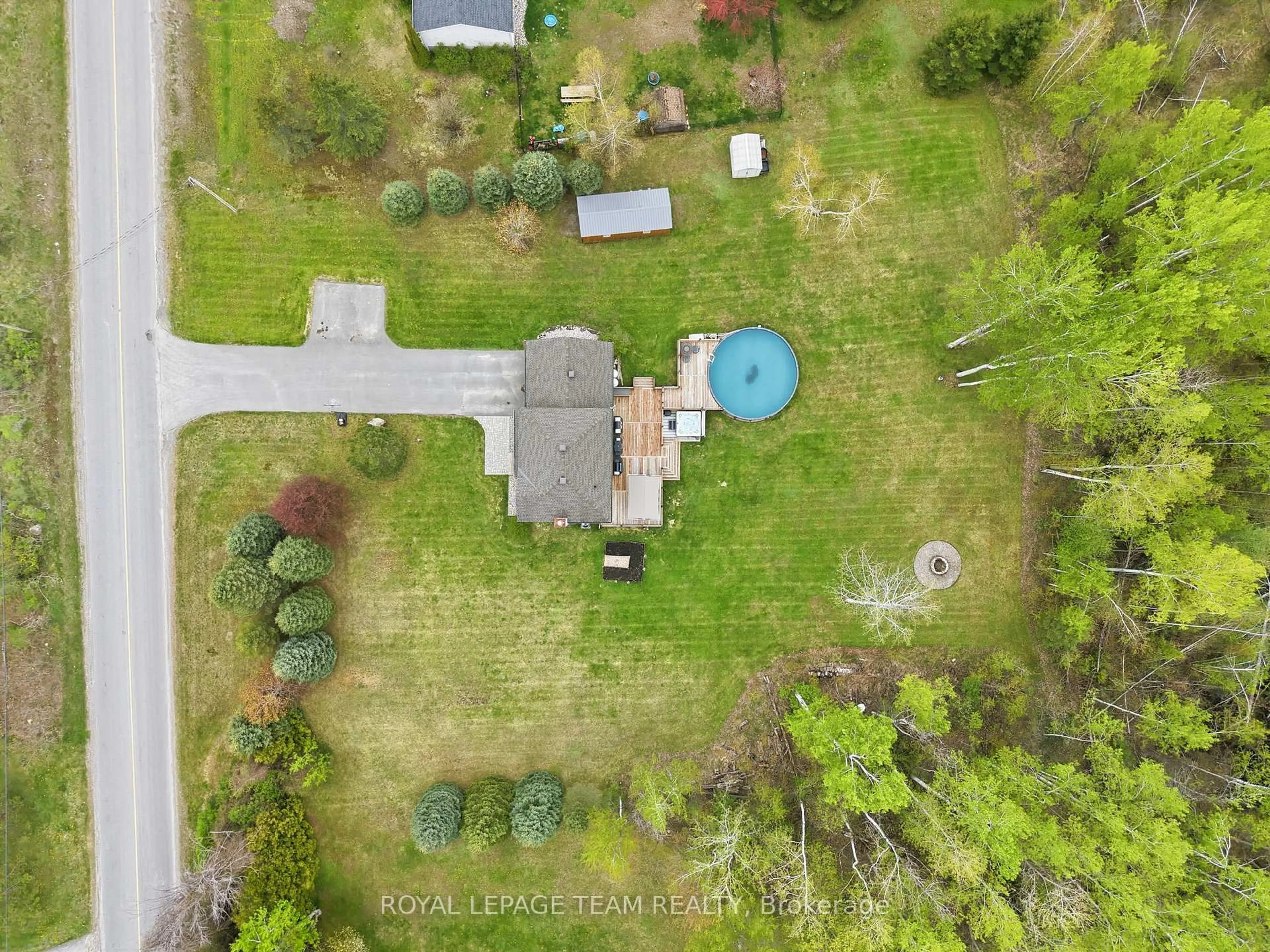 A pic from outside/outdoor area/front of a property/back of a property/a pic from drone, unknown for 480 Dennison Rd, North Grenville Ontario K0G 1J0