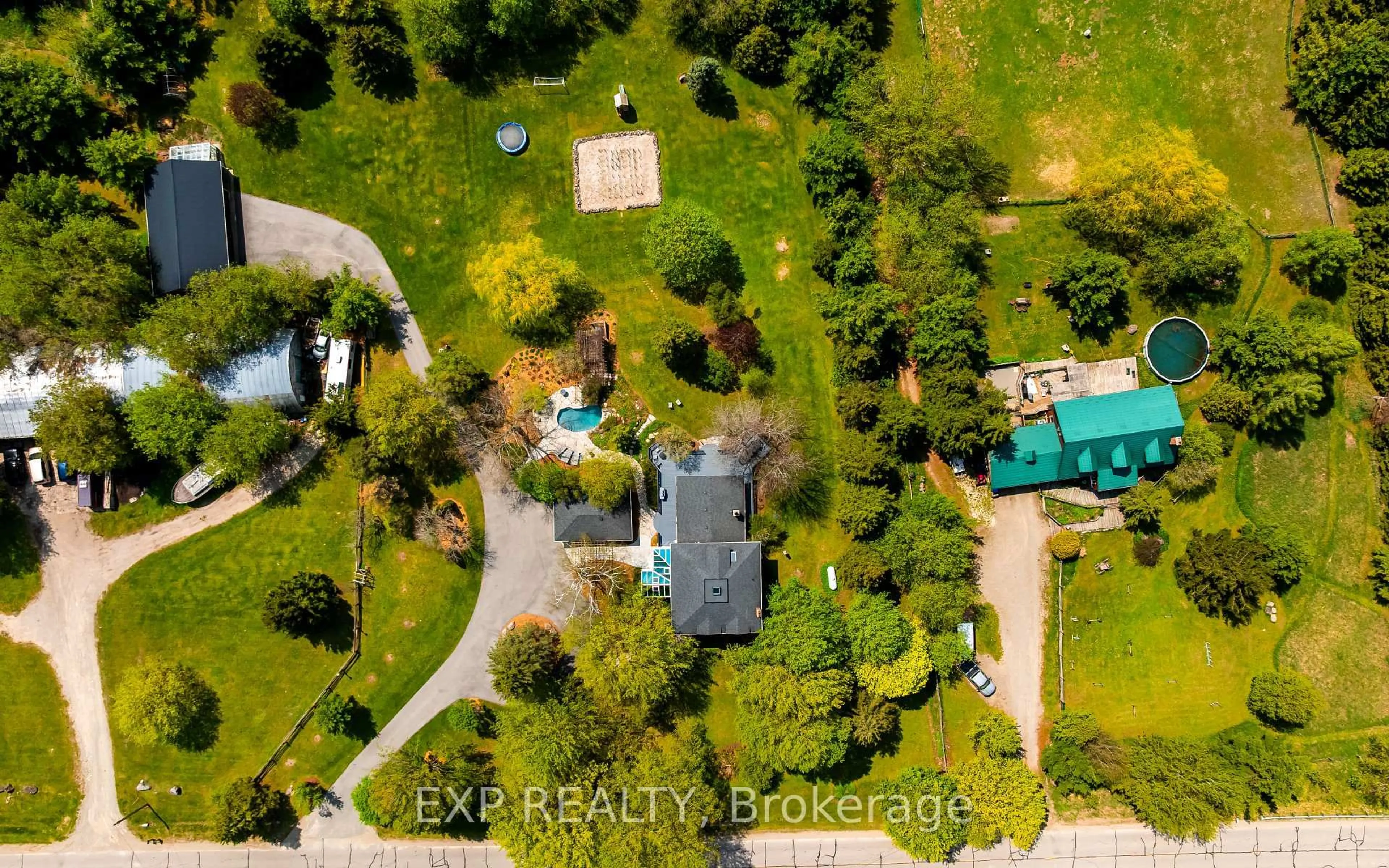 A pic from outside/outdoor area/front of a property/back of a property/a pic from drone, unknown for 753174 2nd Line EHS, Mono Ontario L9W 5W4