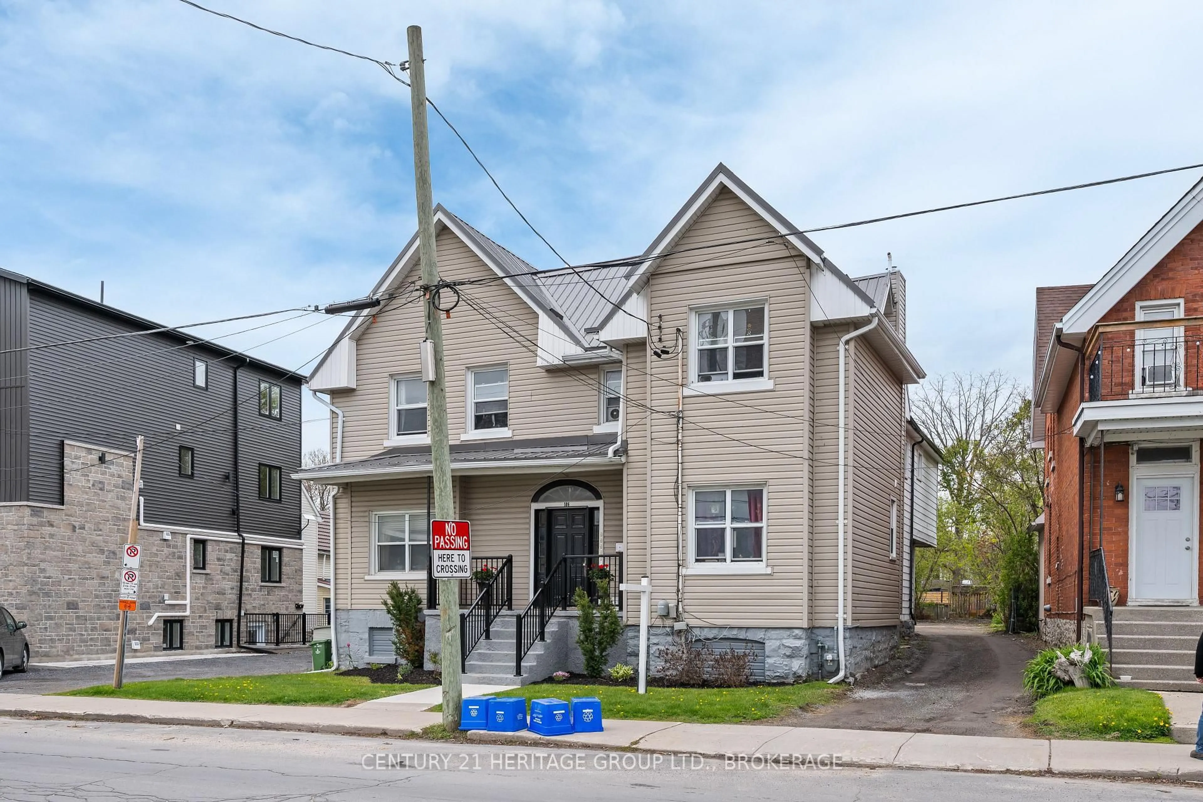 Home with brick exterior material, street for 186 Rideau St, Kingston Ontario K7K 3A3