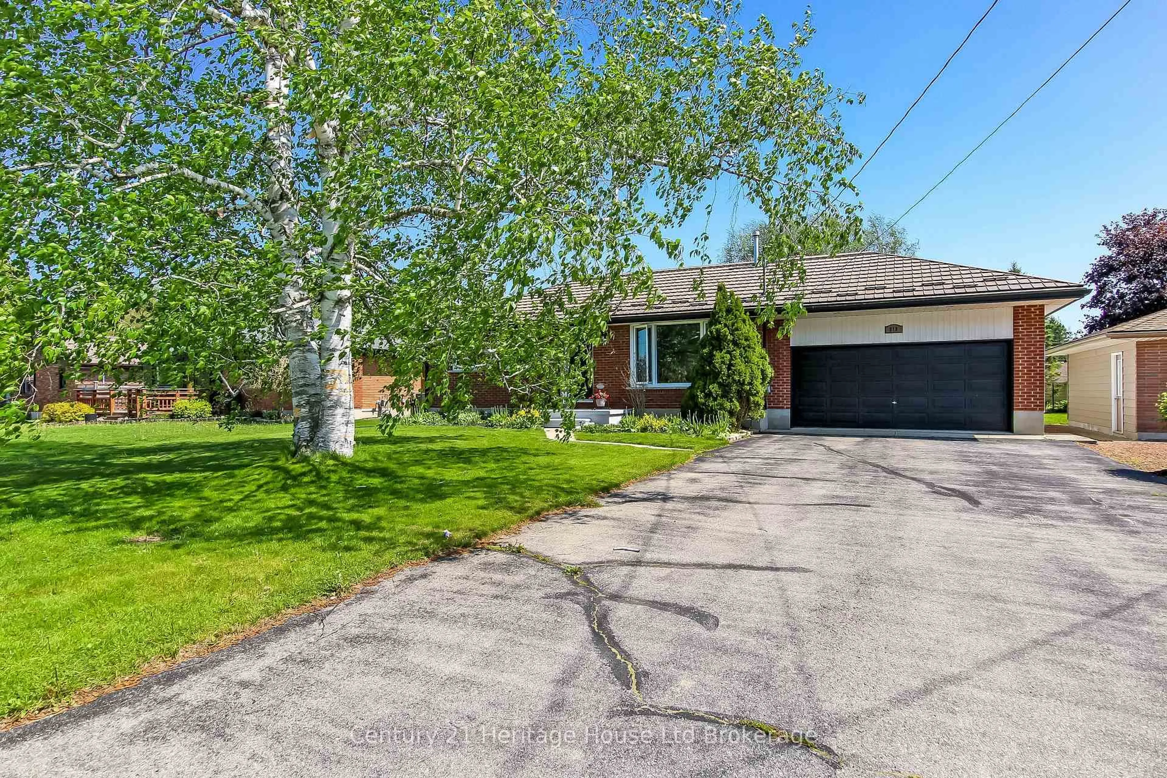 A pic from outside/outdoor area/front of a property/back of a property/a pic from drone, street for 219 Brock St, Zorra Ontario N0M 2M0