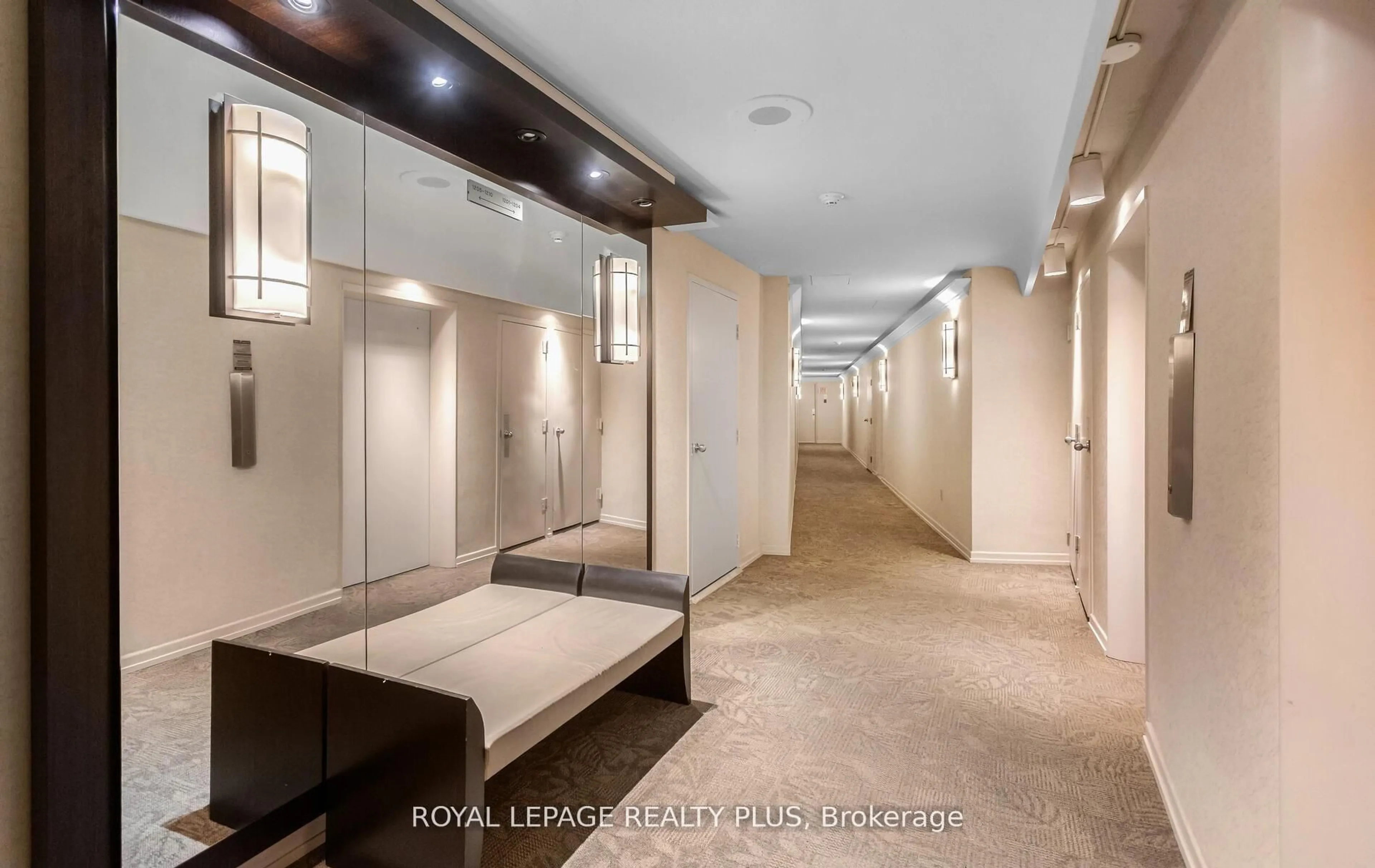 Indoor foyer for 15 Towering Heights Blvd #1204, St. Catharines Ontario L2T 3G7
