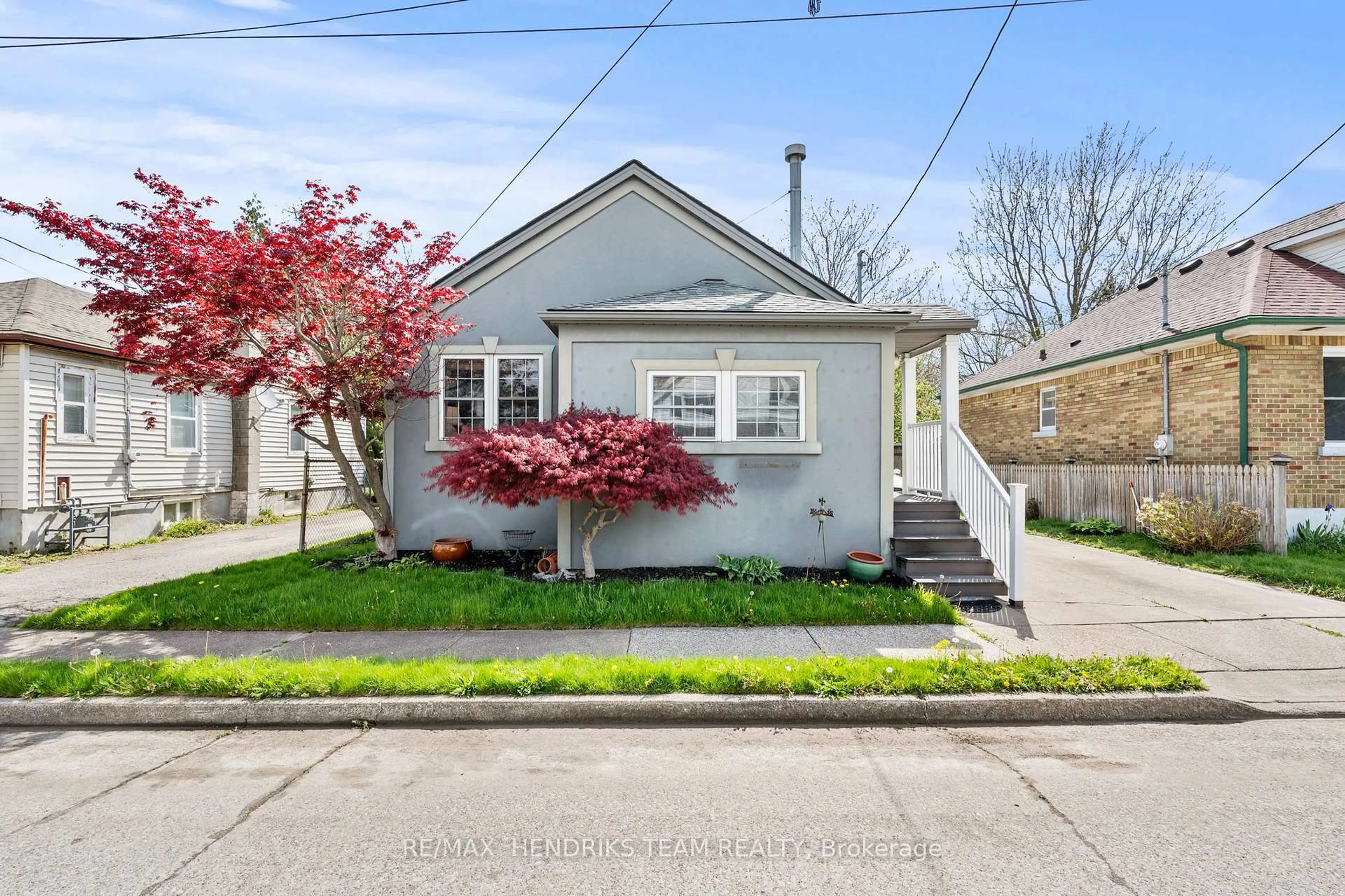 Unknown for 10 Peachdale Ave, St. Catharines Ontario L2M 5M3
