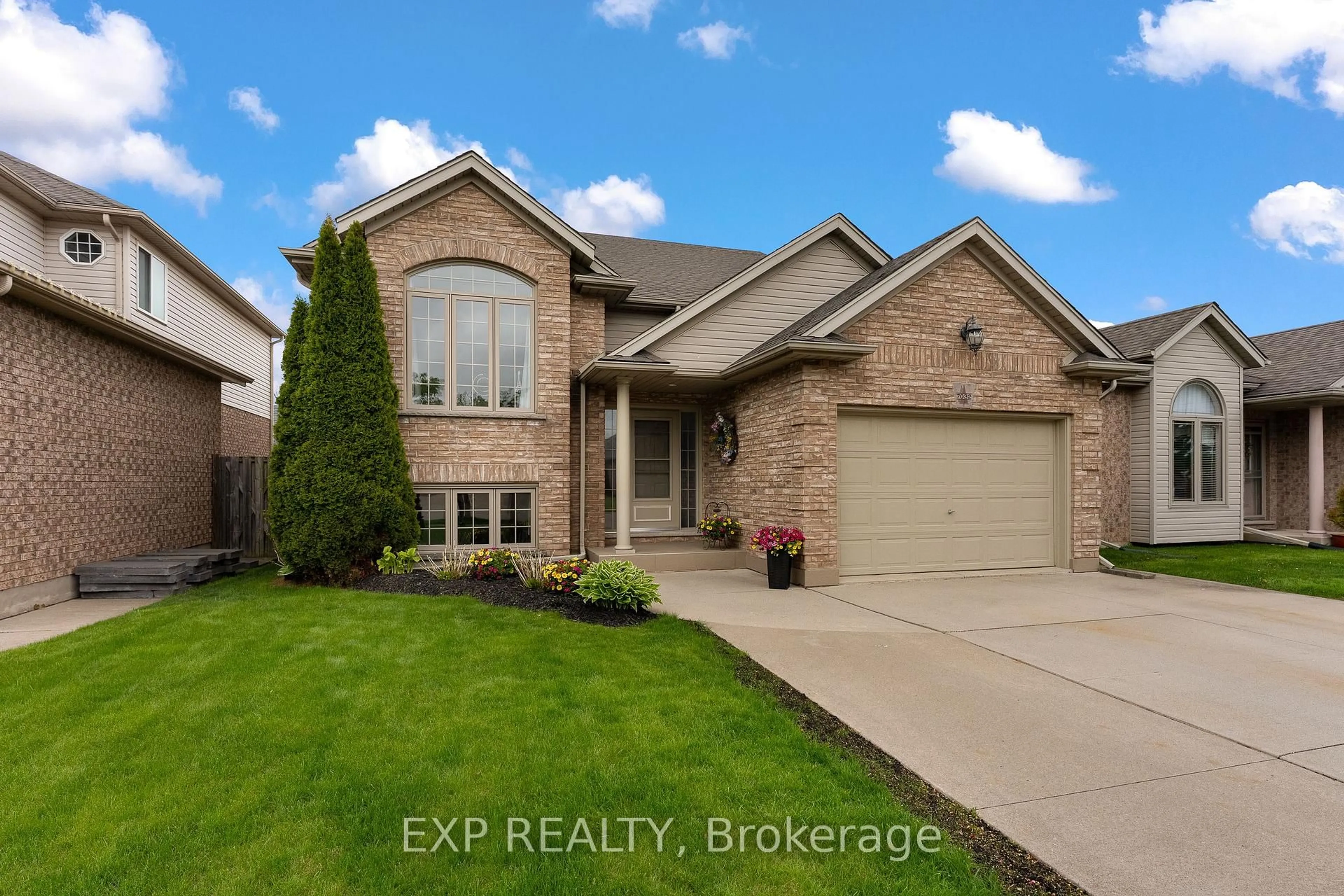 Home with brick exterior material, street for 7032 Kelly Dr, Niagara Falls Ontario L2H 3J9
