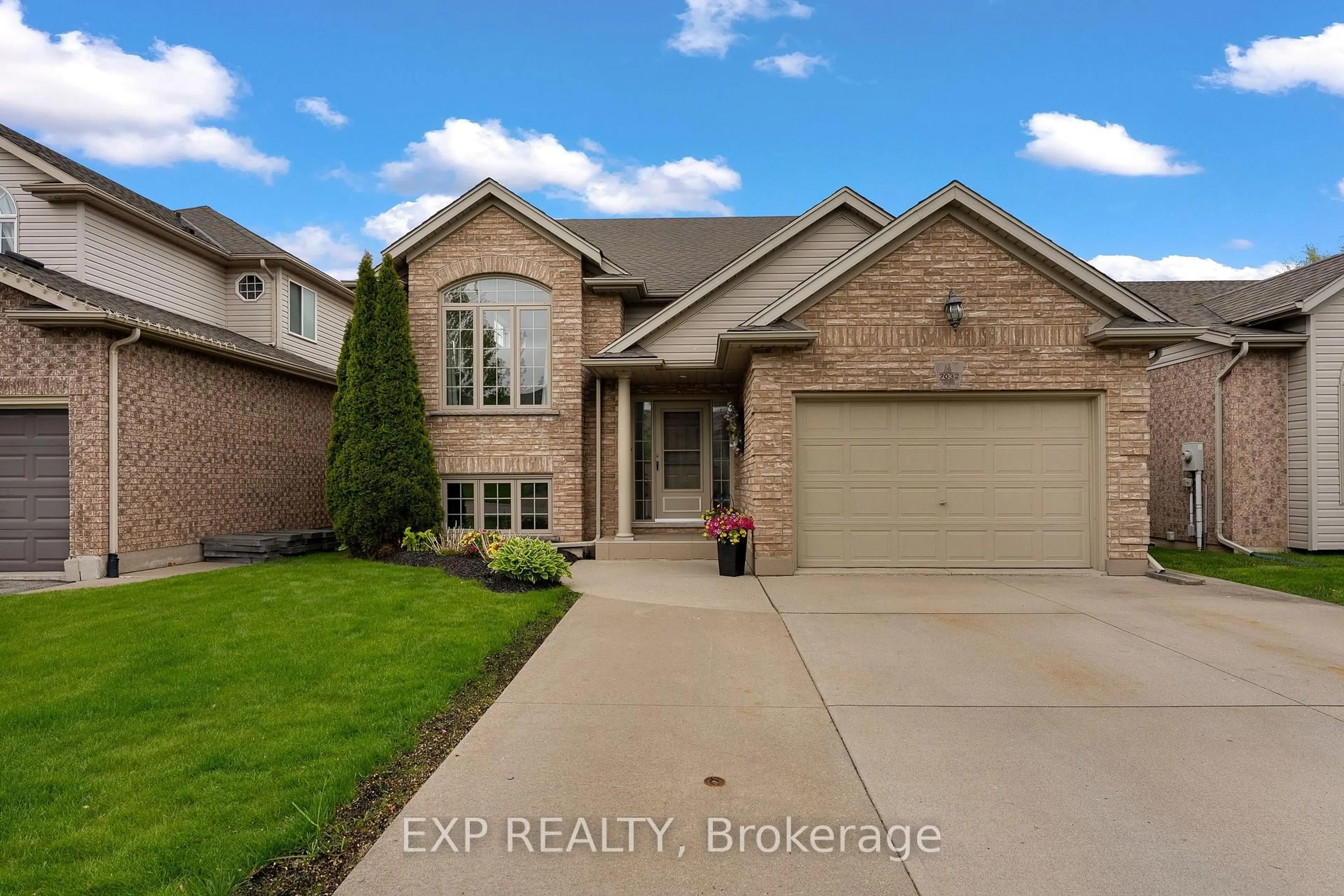Home with brick exterior material, street for 7032 Kelly Dr, Niagara Falls Ontario L2H 3J9