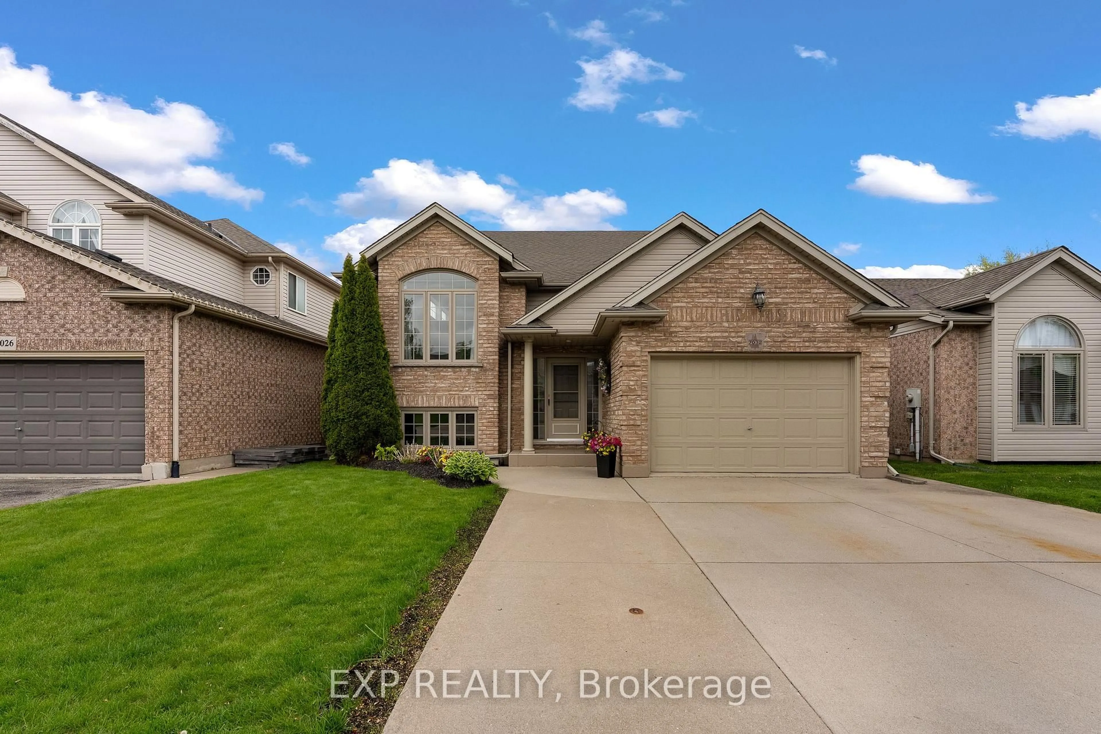 Home with brick exterior material, street for 7032 Kelly Dr, Niagara Falls Ontario L2H 3J9