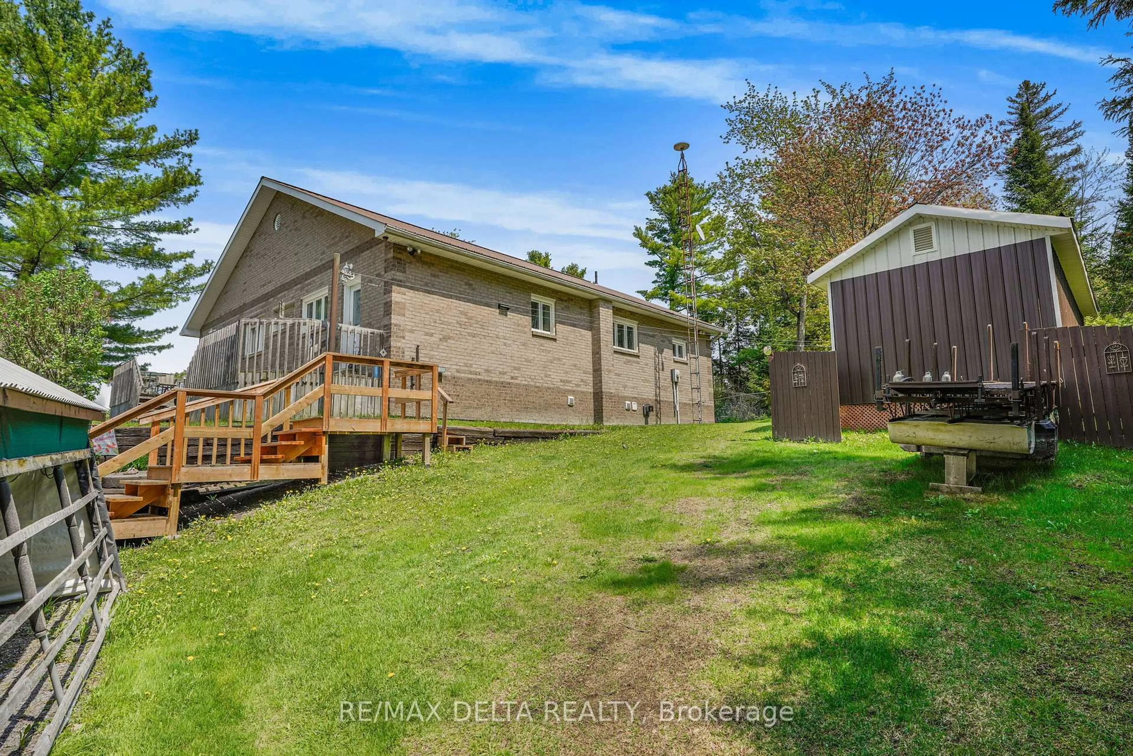 A pic from outside/outdoor area/front of a property/back of a property/a pic from drone, water/lake/river/ocean view for 2071 Ch Tessier Rd, Alfred and Plantagenet Ontario K0B 1L0