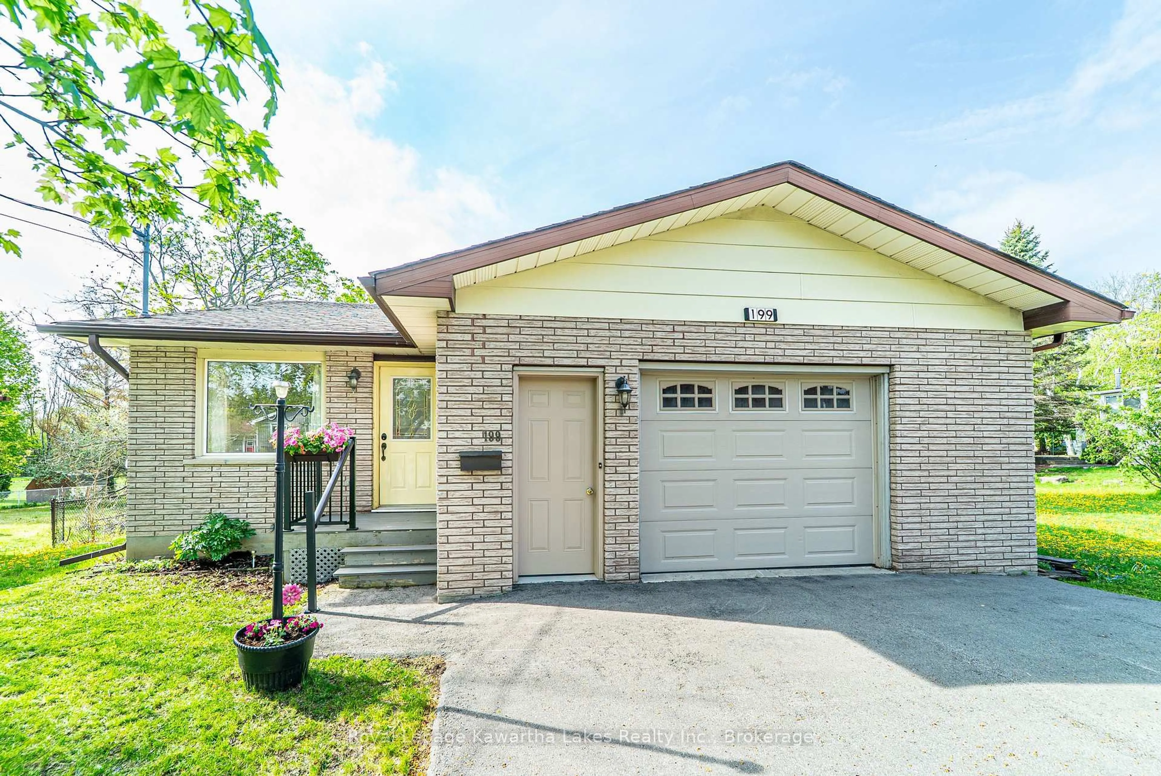Home with brick exterior material, street for 199 Mary St, Kawartha Lakes Ontario K9V 5N2