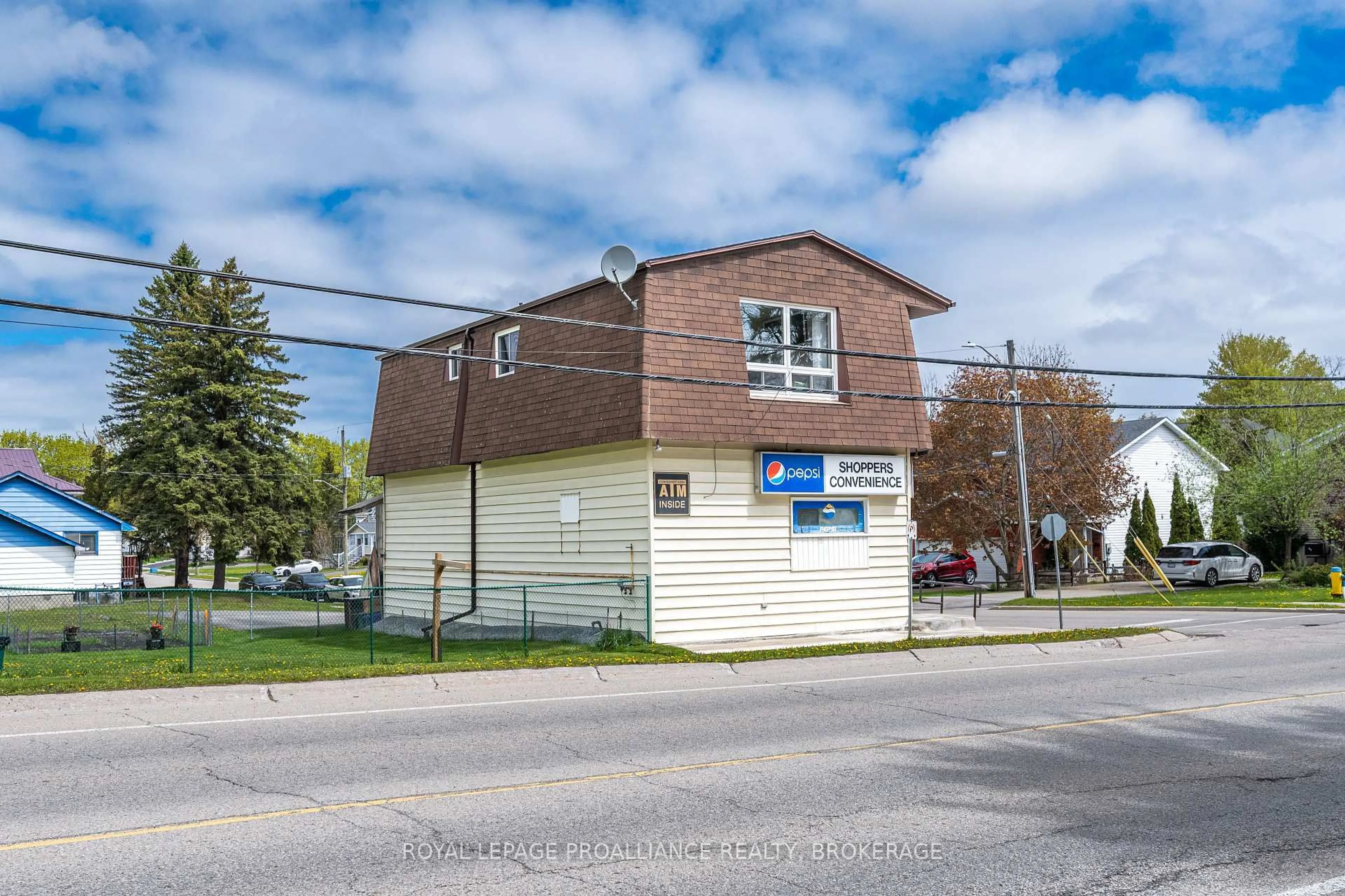 Unknown for 400 King St, Gananoque Ontario K7G 2G9