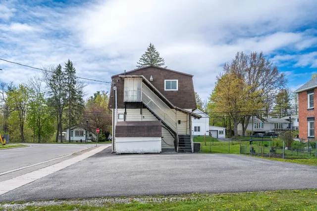 400 King St, Gananoque 5