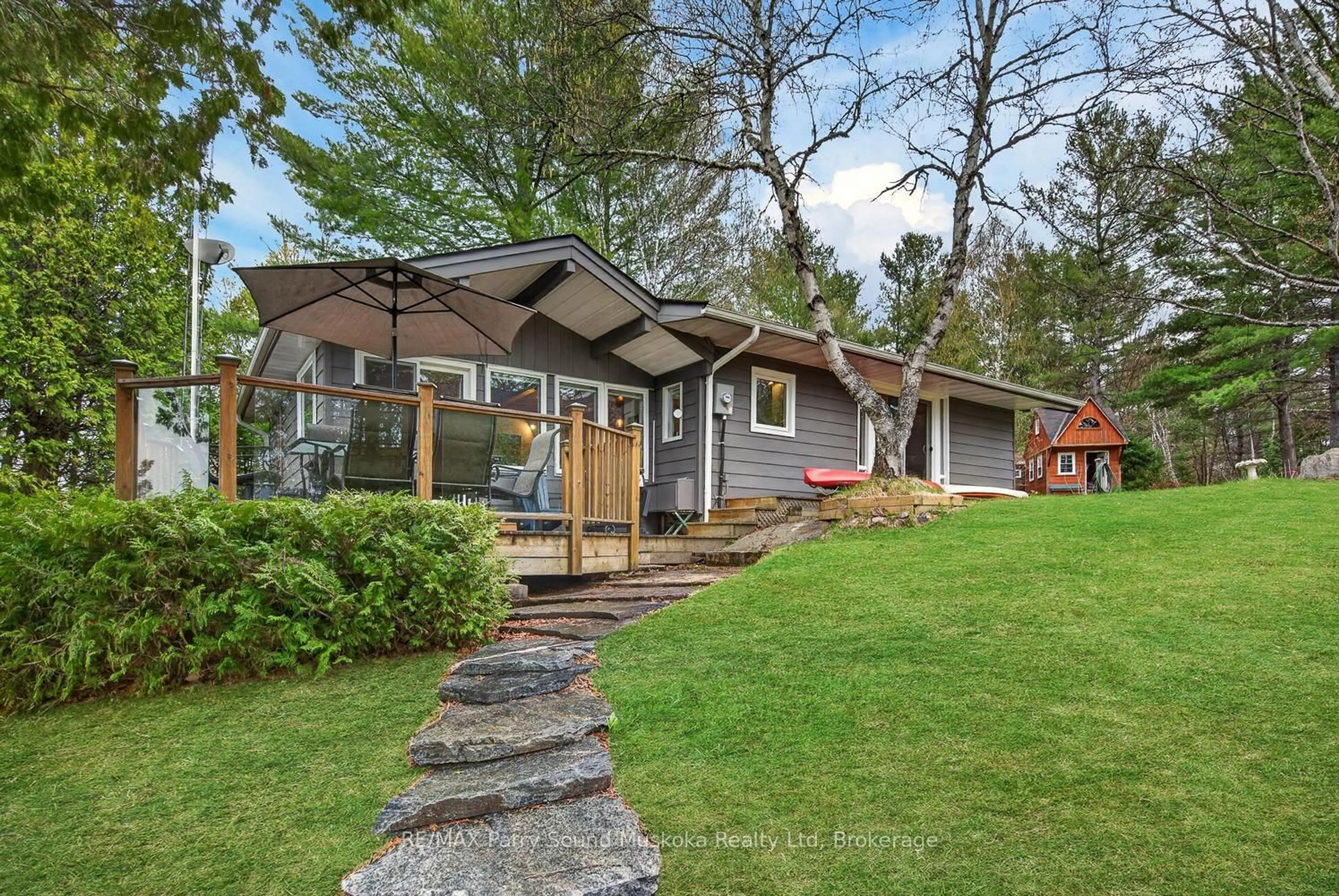Home with vinyl exterior material, unknown for 91 Gibson Bay Rd, Whitestone Ontario P0A 1G0