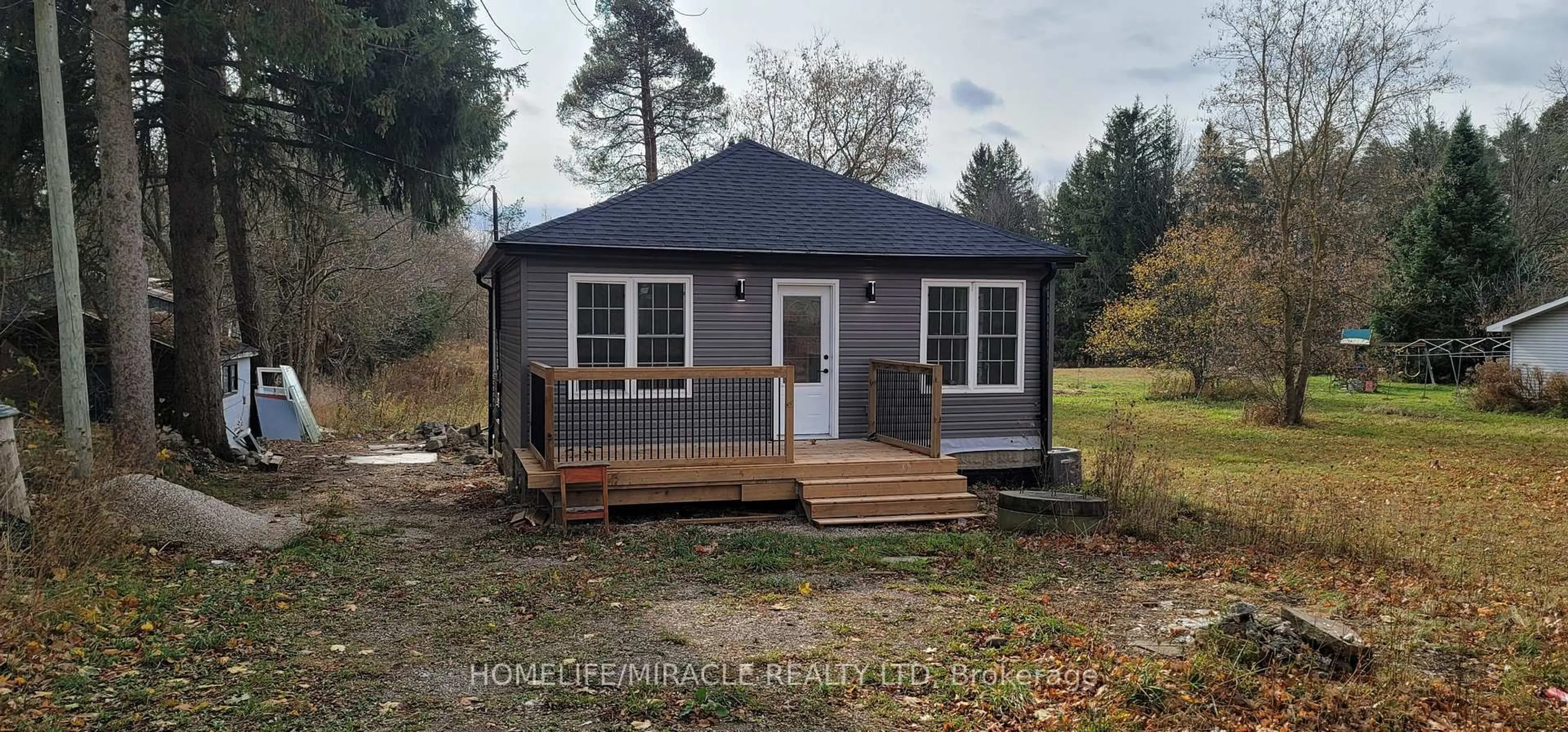 Home with vinyl exterior material, building for 971 Bruce Rd 4, Brockton Ontario N0G 2V0