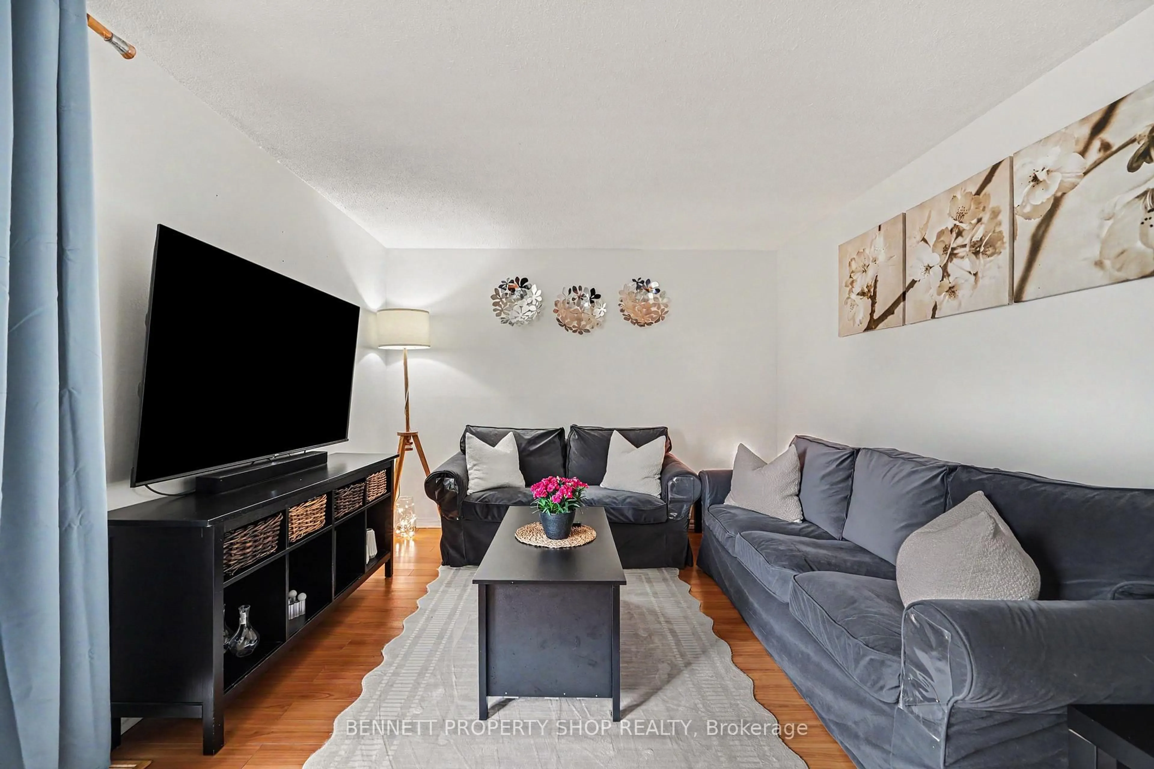 Living room with furniture, unknown for 1045 Morrison Dr #186, Ottawa Ontario K2H 7L2