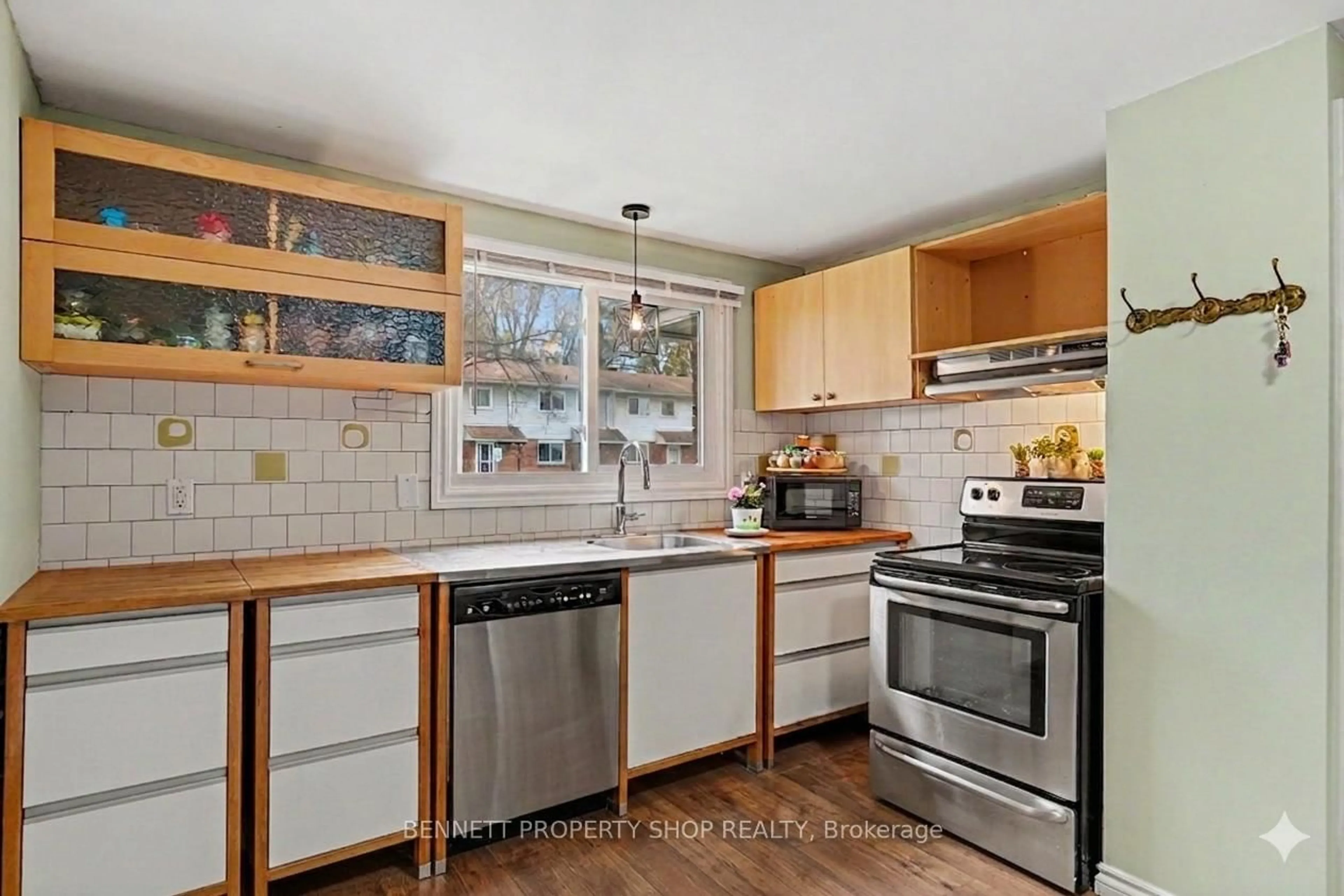 Standard kitchen, unknown for 1045 Morrison Dr #186, Ottawa Ontario K2H 7L2