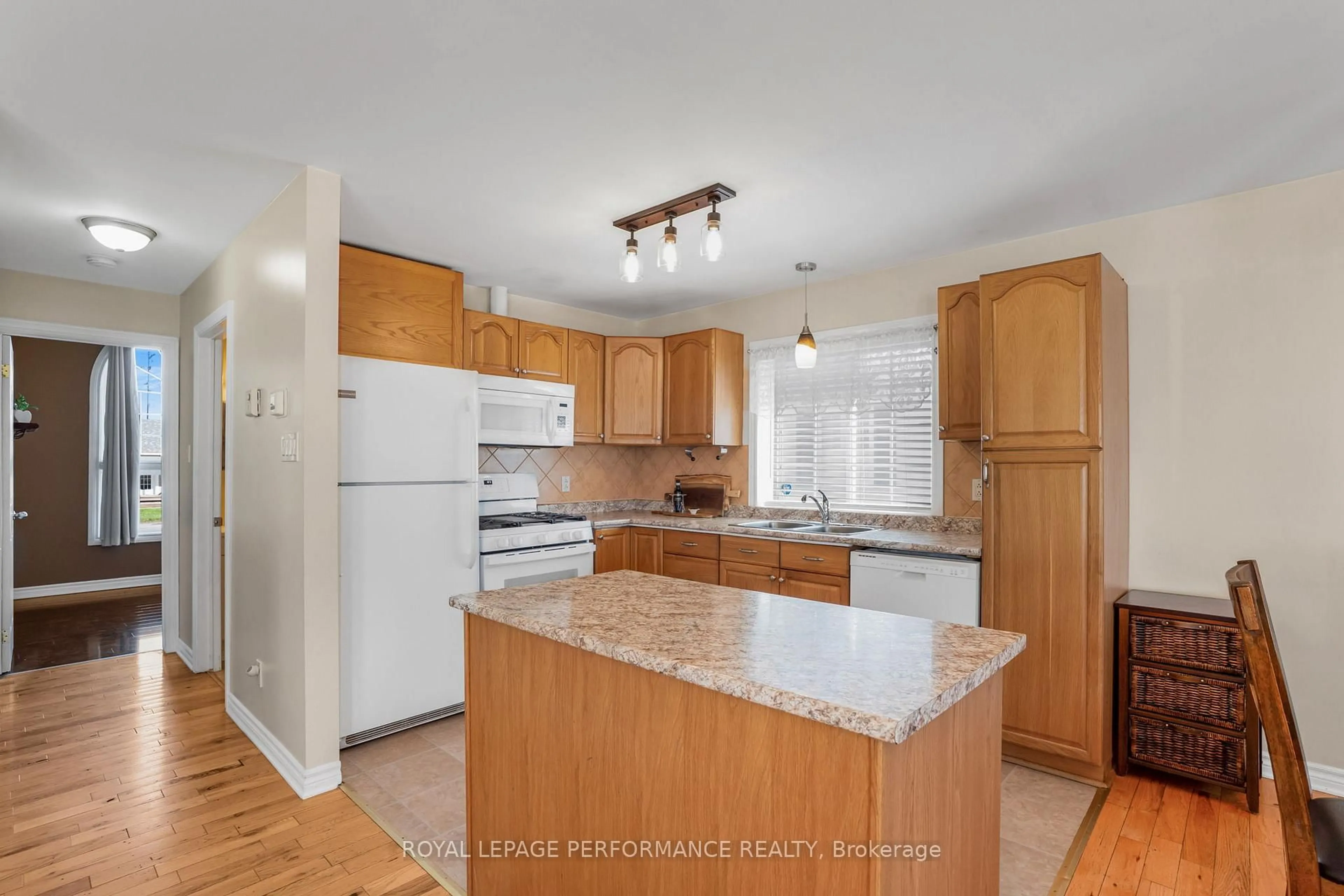 Standard kitchen, unknown for 40 Lori Lane, North Dundas Ontario K0C 2H0