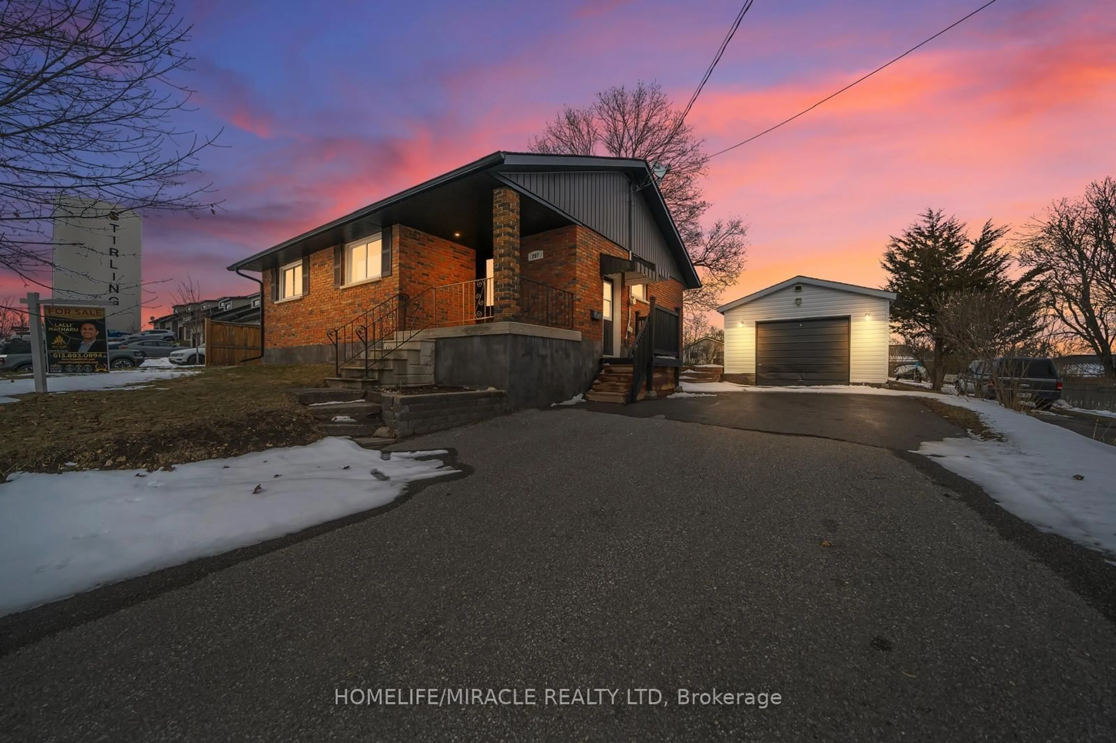A pic from outside/outdoor area/front of a property/back of a property/a pic from drone, street for 207 Baker St, Stirling Ontario K0K 3E0