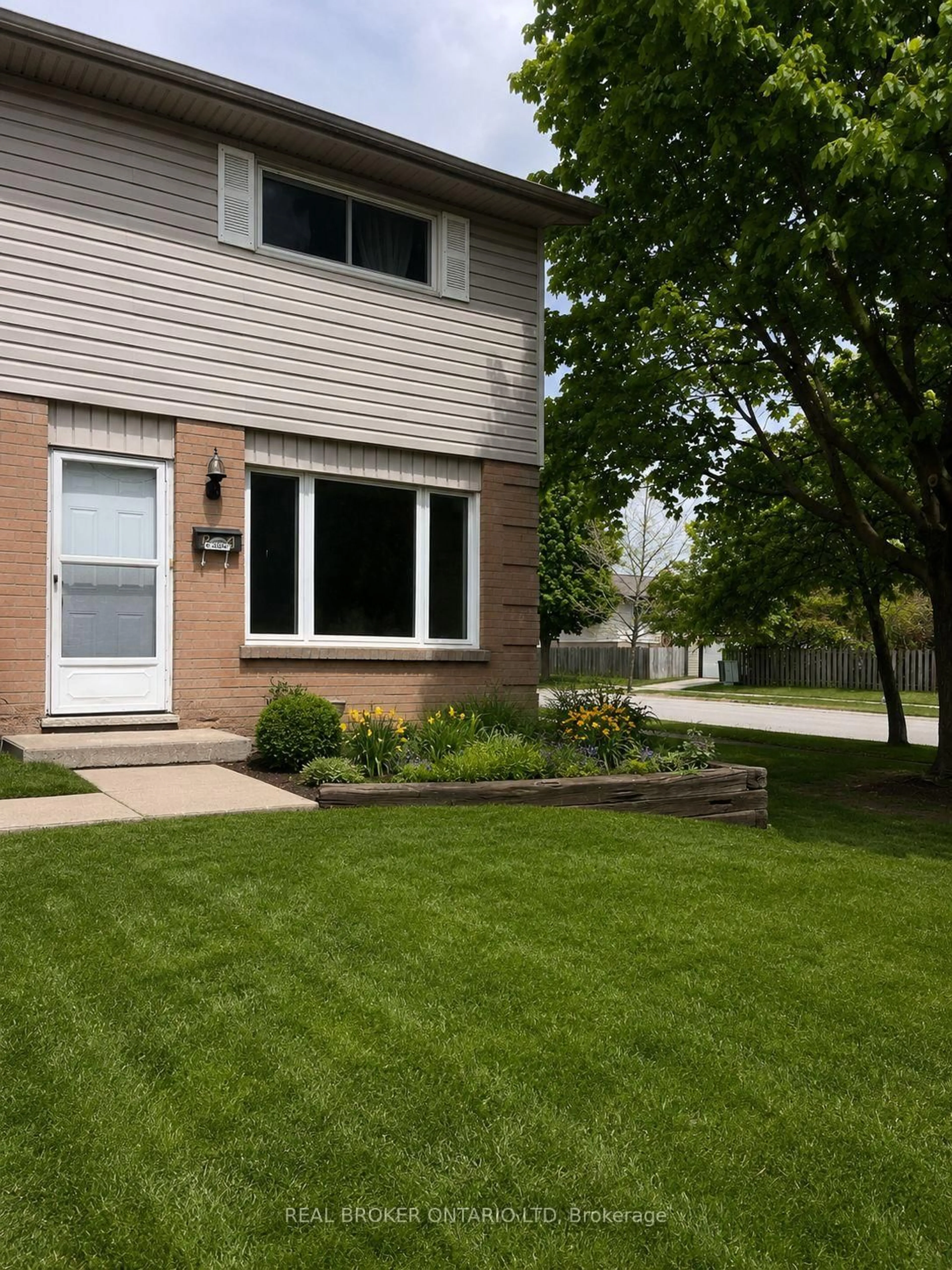 Unknown for 75 Gatewood Pl #24, London East Ontario N5Y 5A4