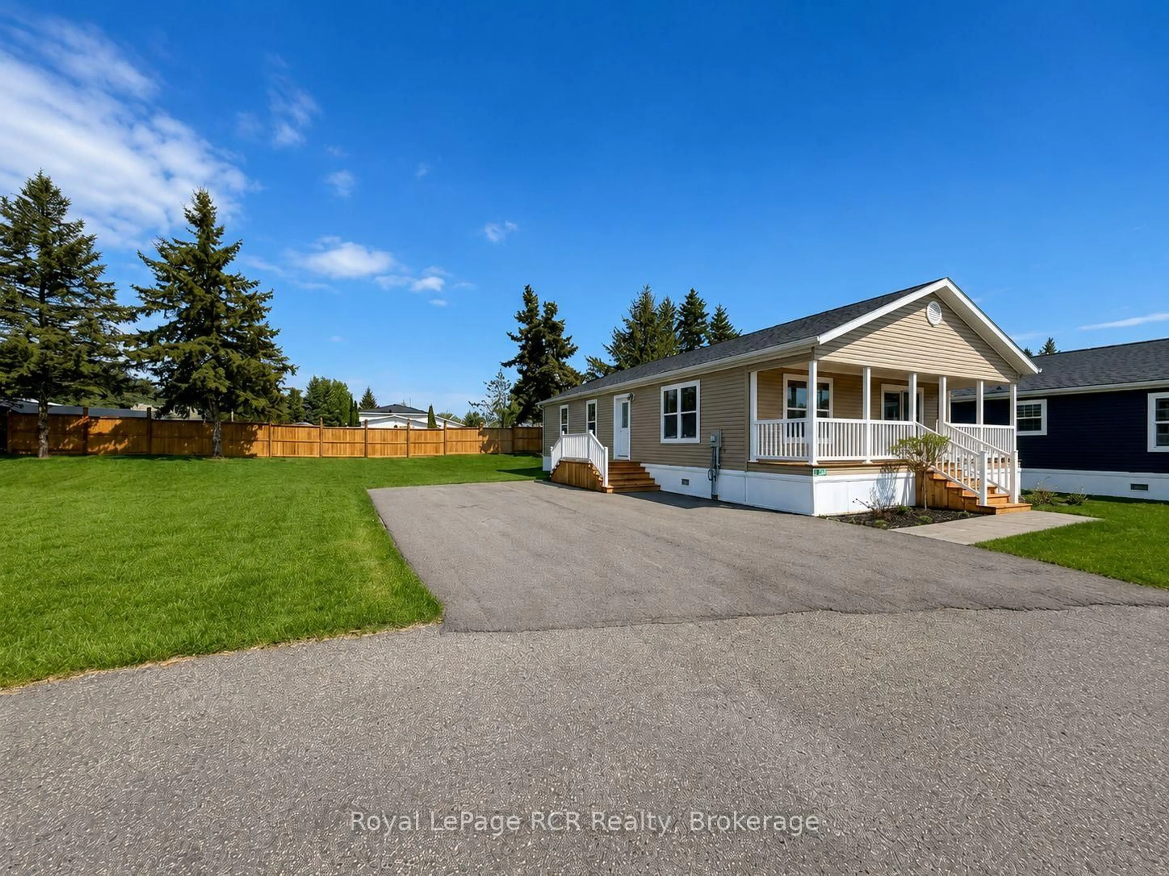 Home with vinyl exterior material, street for 210 Spruce Dr, West Grey Ontario N4N 3B8