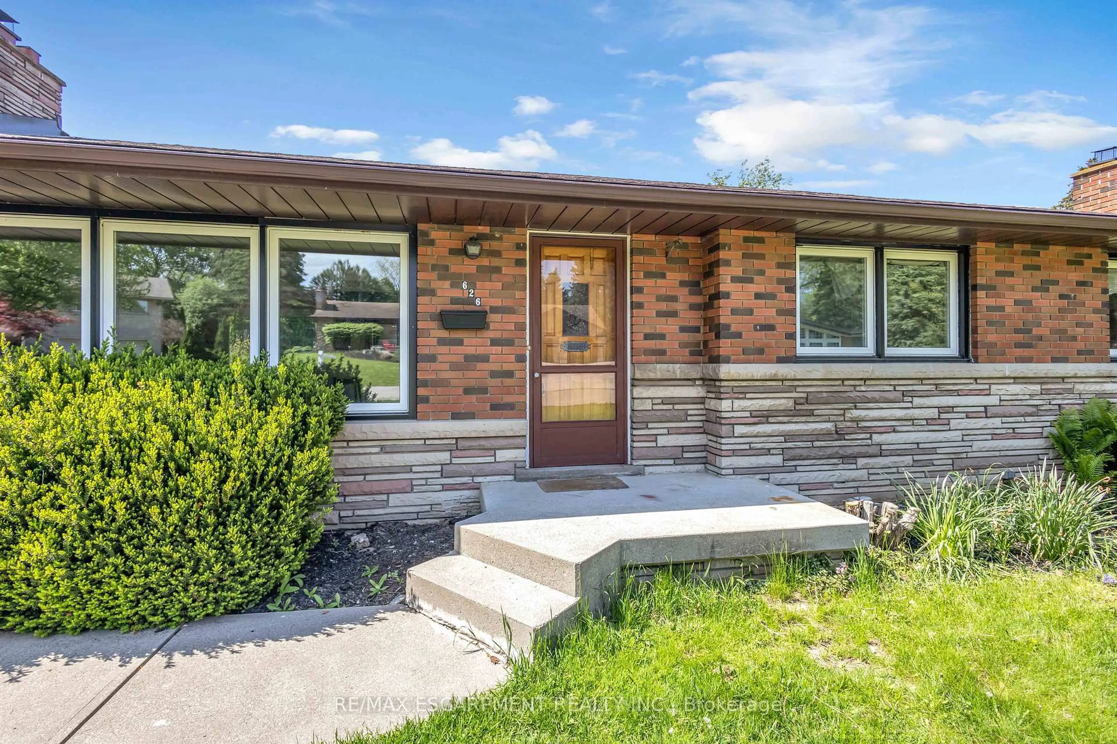 Home with brick exterior material, street for 626 Iroquois Ave, Hamilton Ontario L9G 3B4