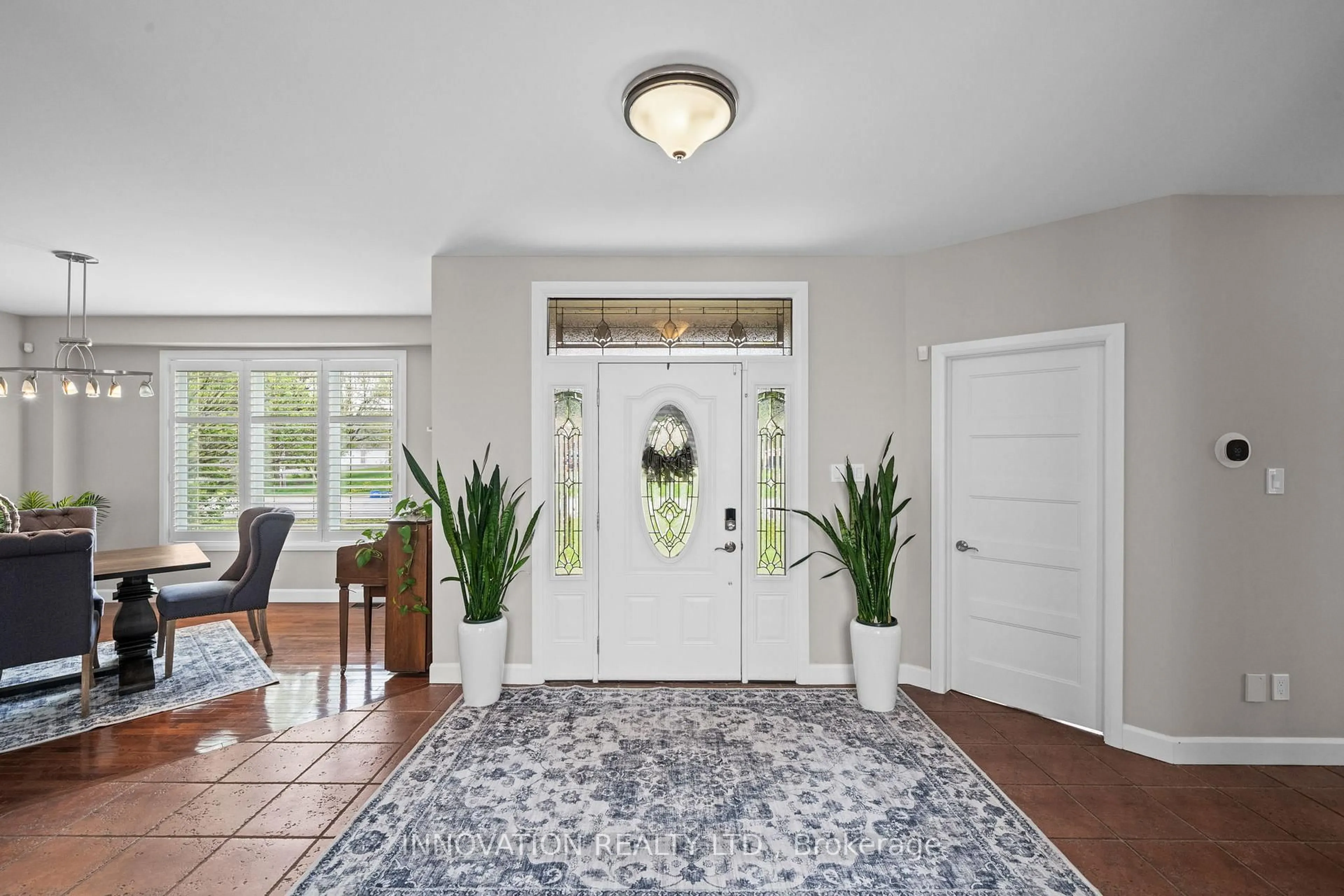 Indoor entryway for 6598 Courtland Grove Cres, Greely Ontario K4P 1G5