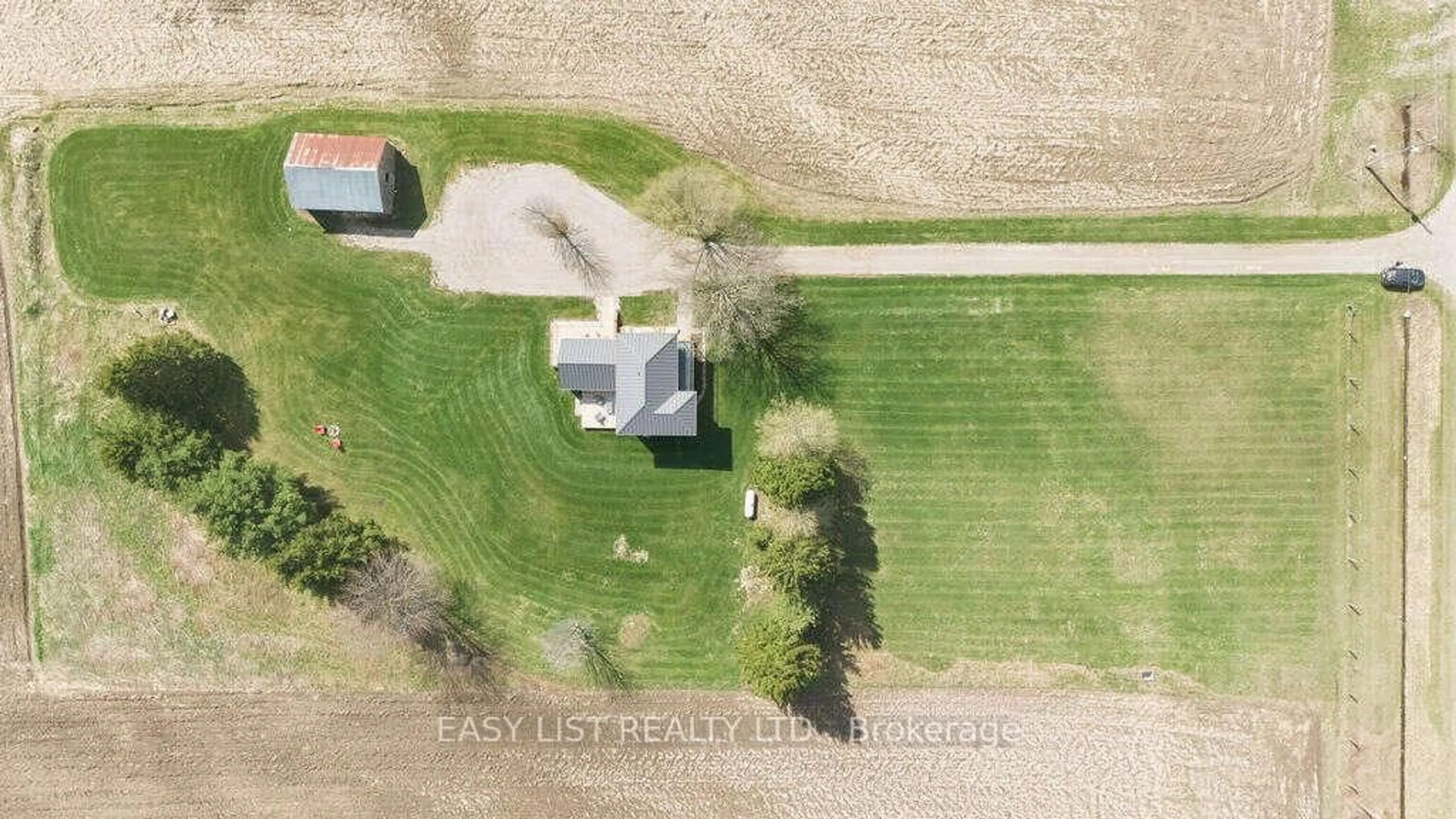 A pic from outside/outdoor area/front of a property/back of a property/a pic from drone, street for 8993 Petrolia Line, Brooke-Alvinston Ontario N0N 1A0