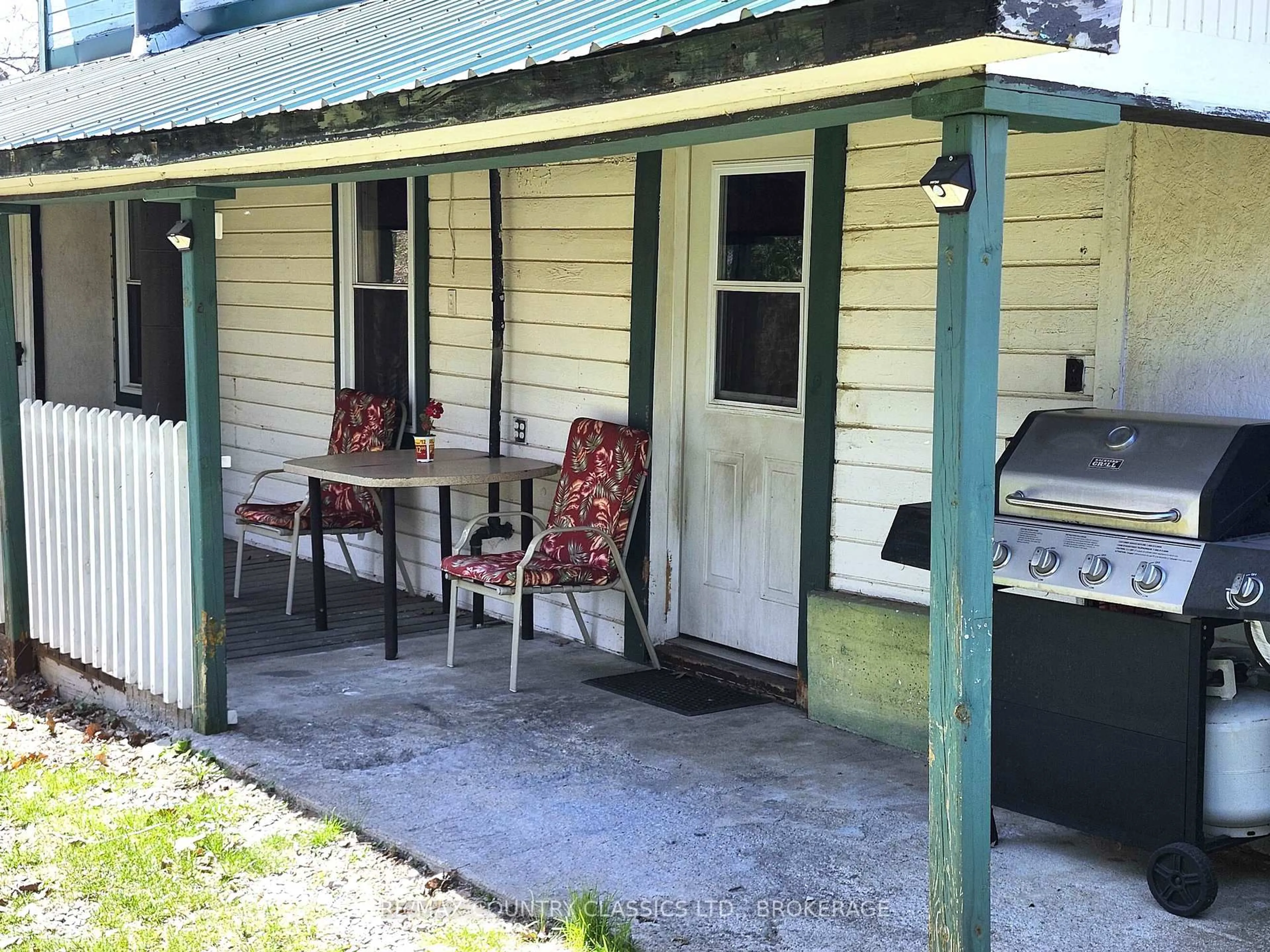 Patio, street for 11 Central St, Denbigh Ontario K0H 1L0