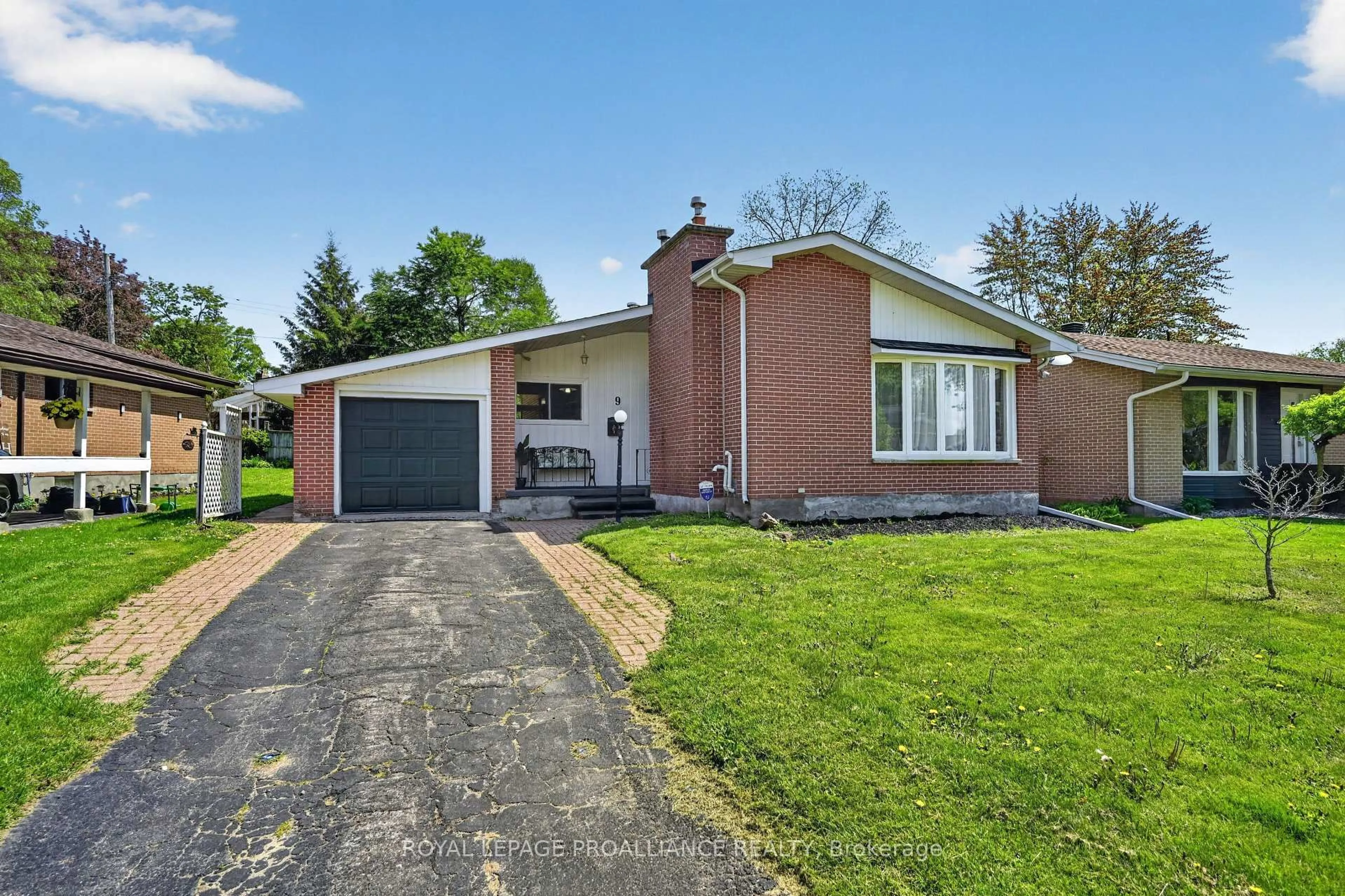 Home with brick exterior material, street for 9 Winters Crt, Brockville Ontario K6V 1T8