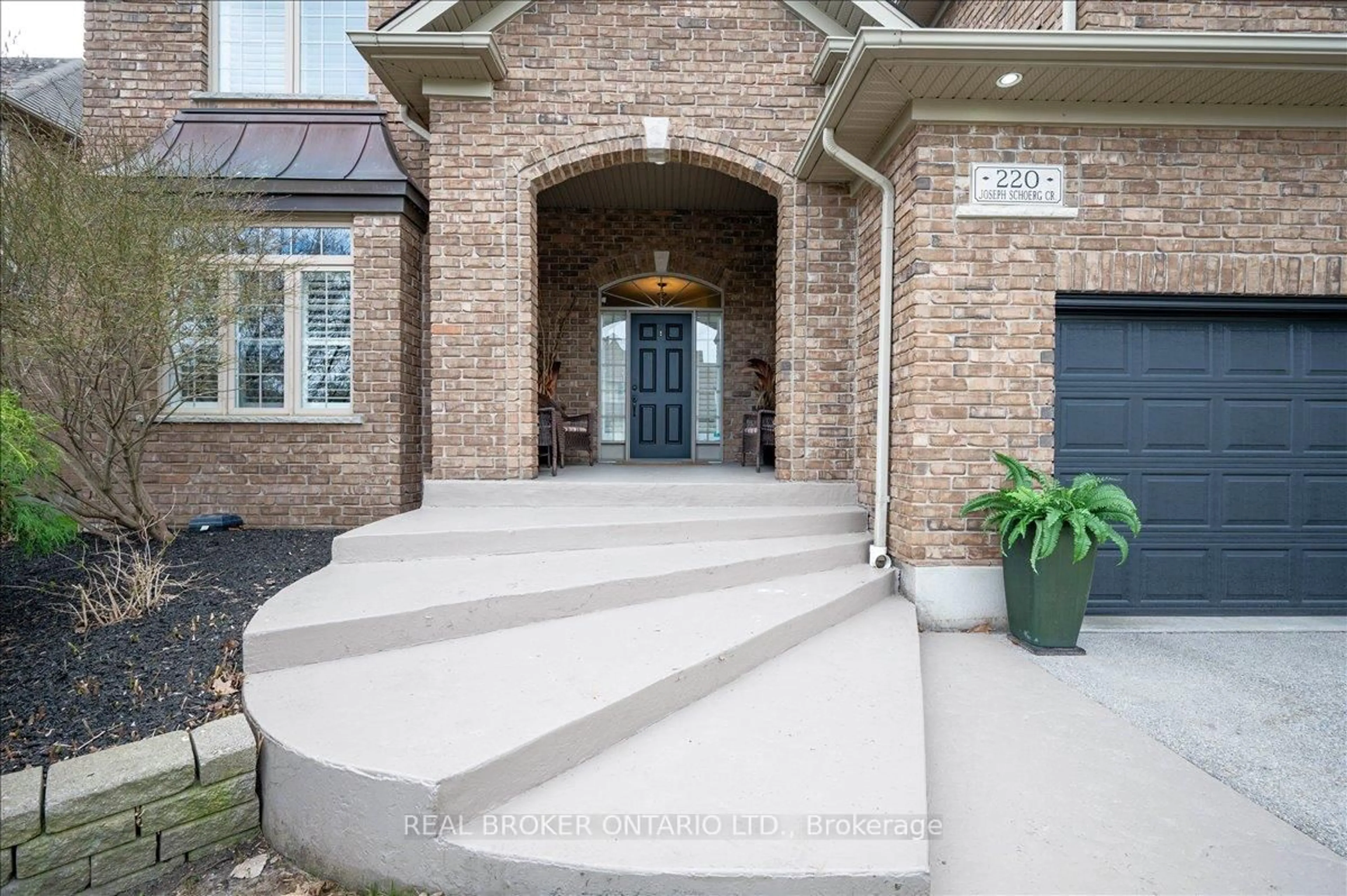 Unknown for 220 JOSEPH SCHOERG Cres, Kitchener Ontario N2P 2T4