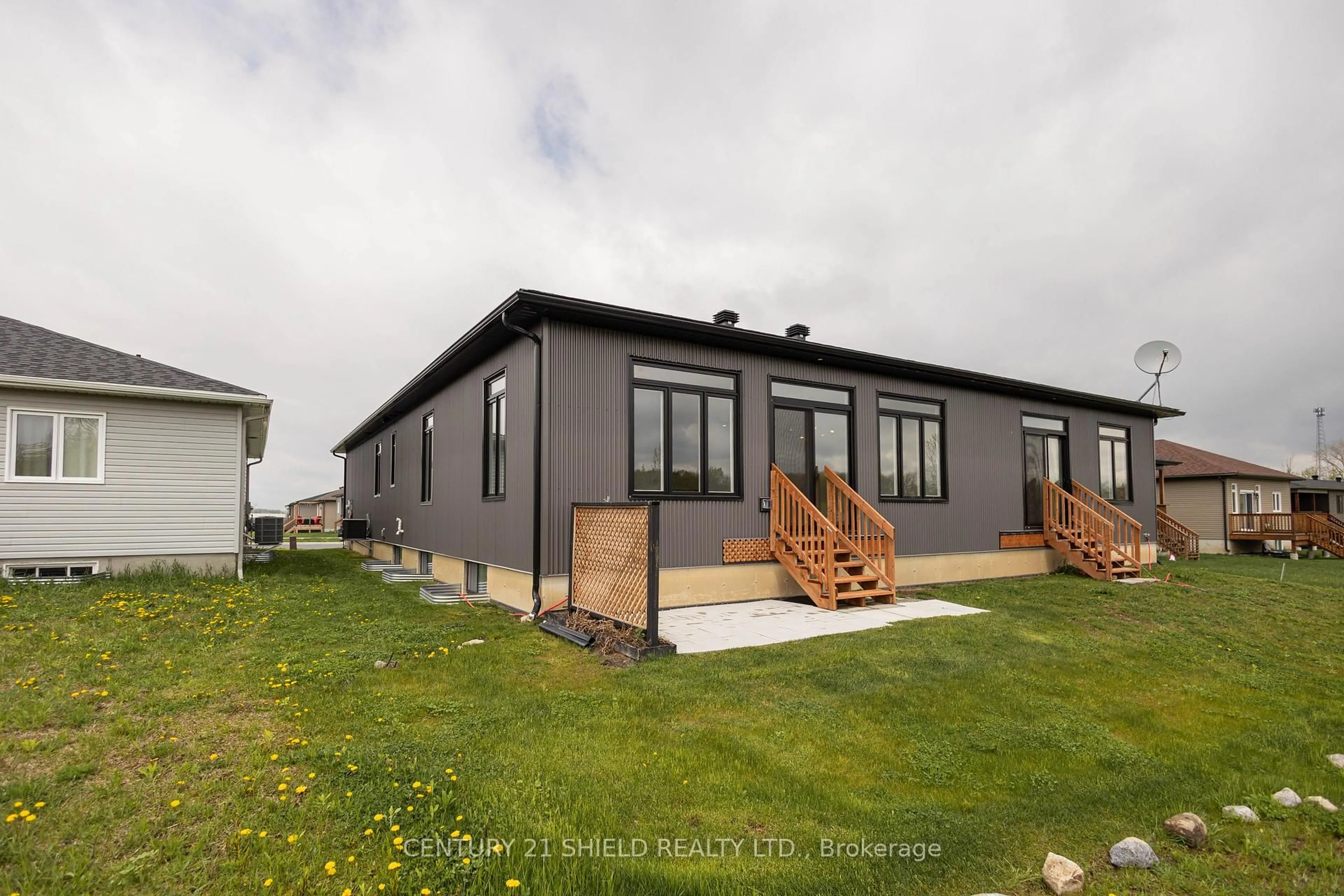 Unknown for 2286 Crewson Crt, Cornwall Ontario K6H 0H5
