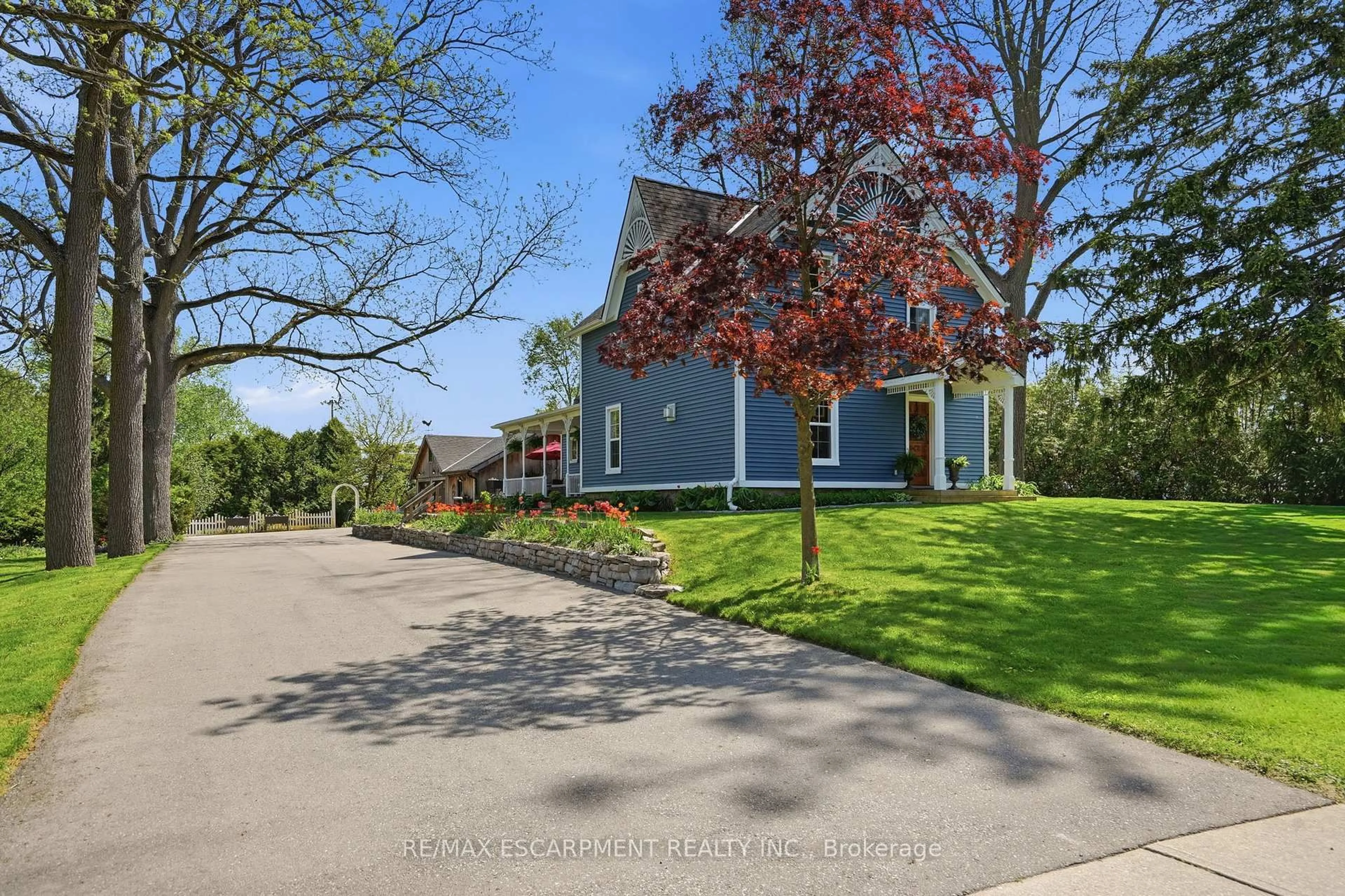 A pic from outside/outdoor area/front of a property/back of a property/a pic from drone, street for 366 5th Concession Rd, Hamilton Ontario L0R 1V0