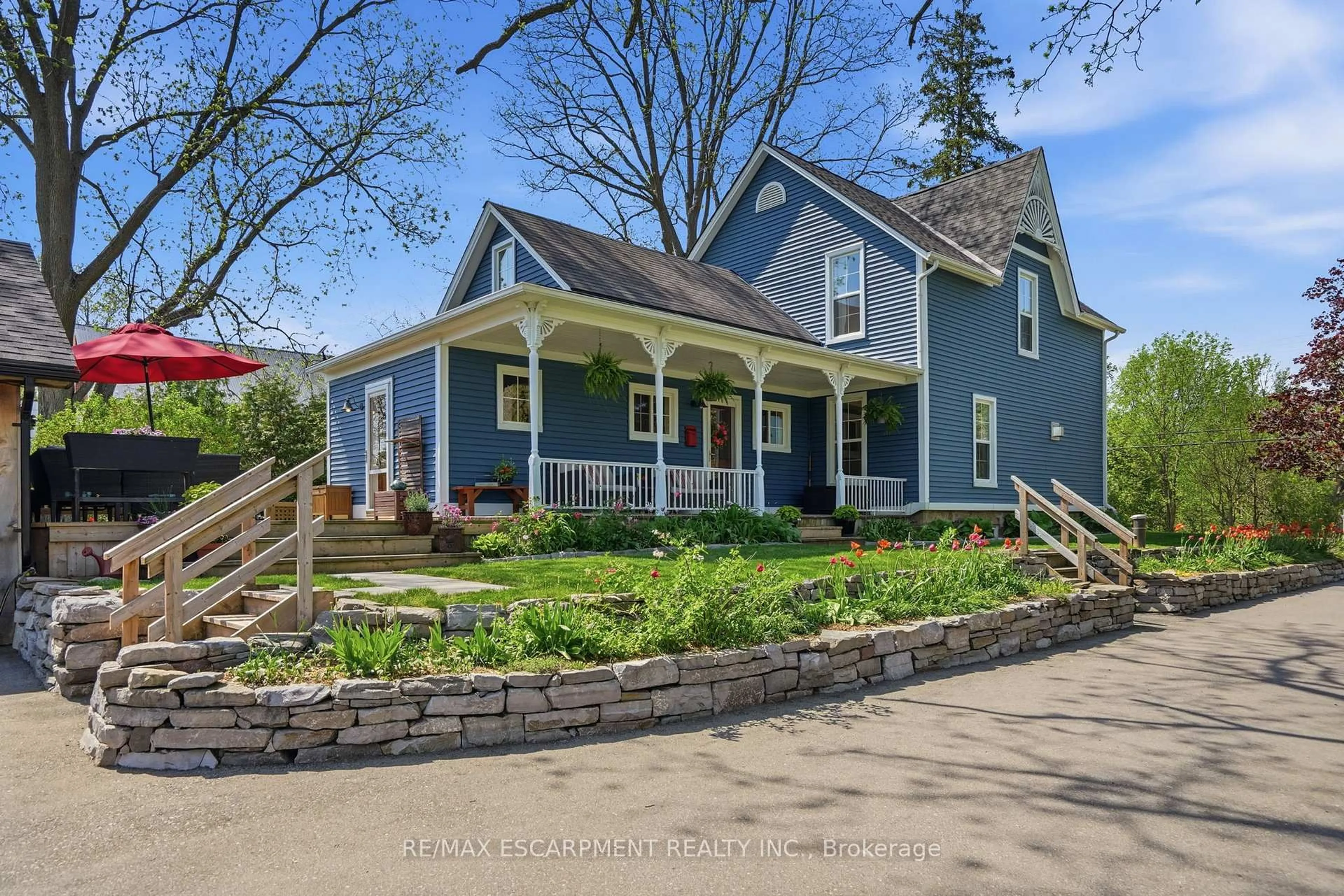 A pic from outside/outdoor area/front of a property/back of a property/a pic from drone, street for 366 5th Concession Rd, Hamilton Ontario L0R 1V0