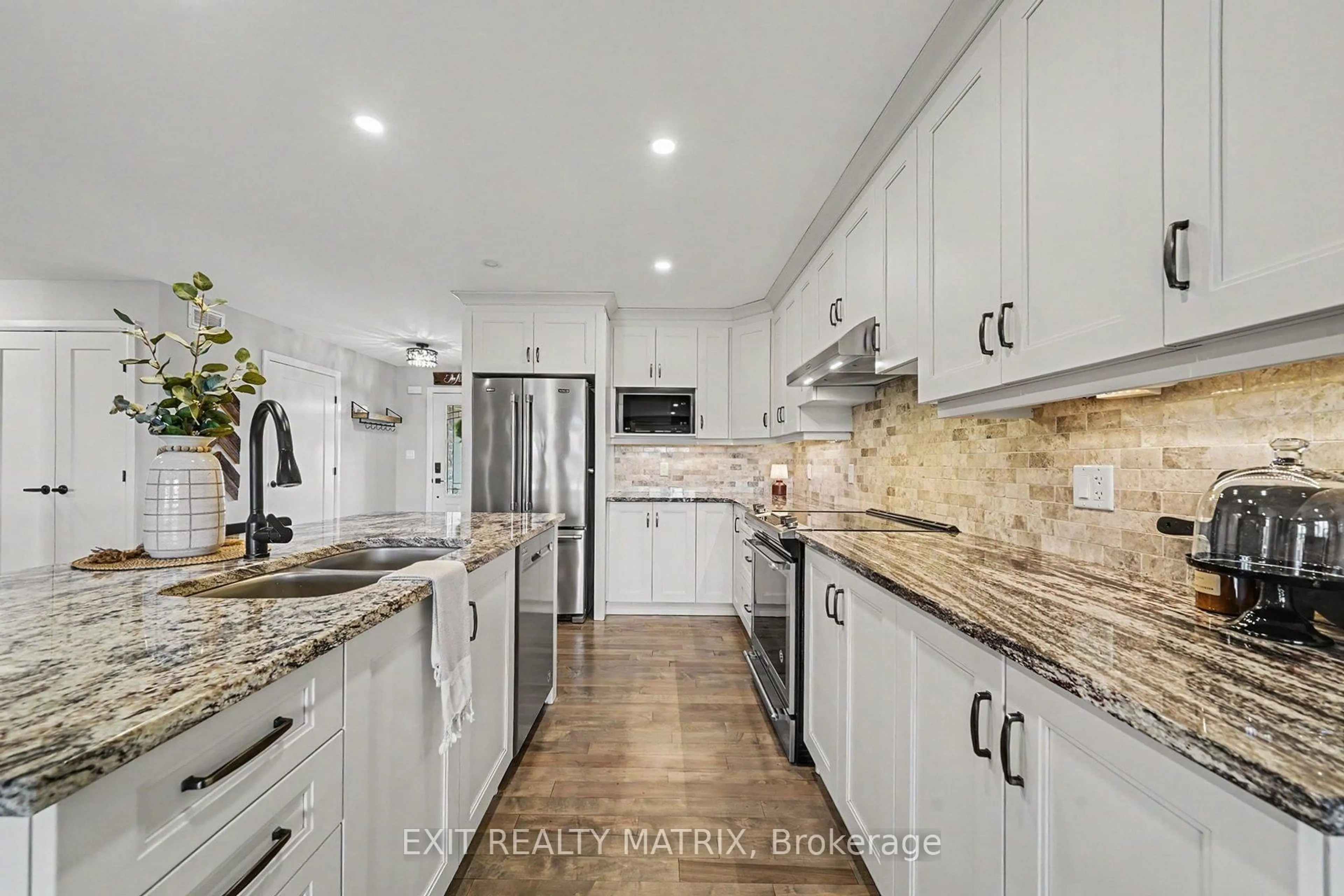 Open concept kitchen, ceramic/tile floor for 19 Wintonia Dr, North Dundas Ontario K0C 2K0