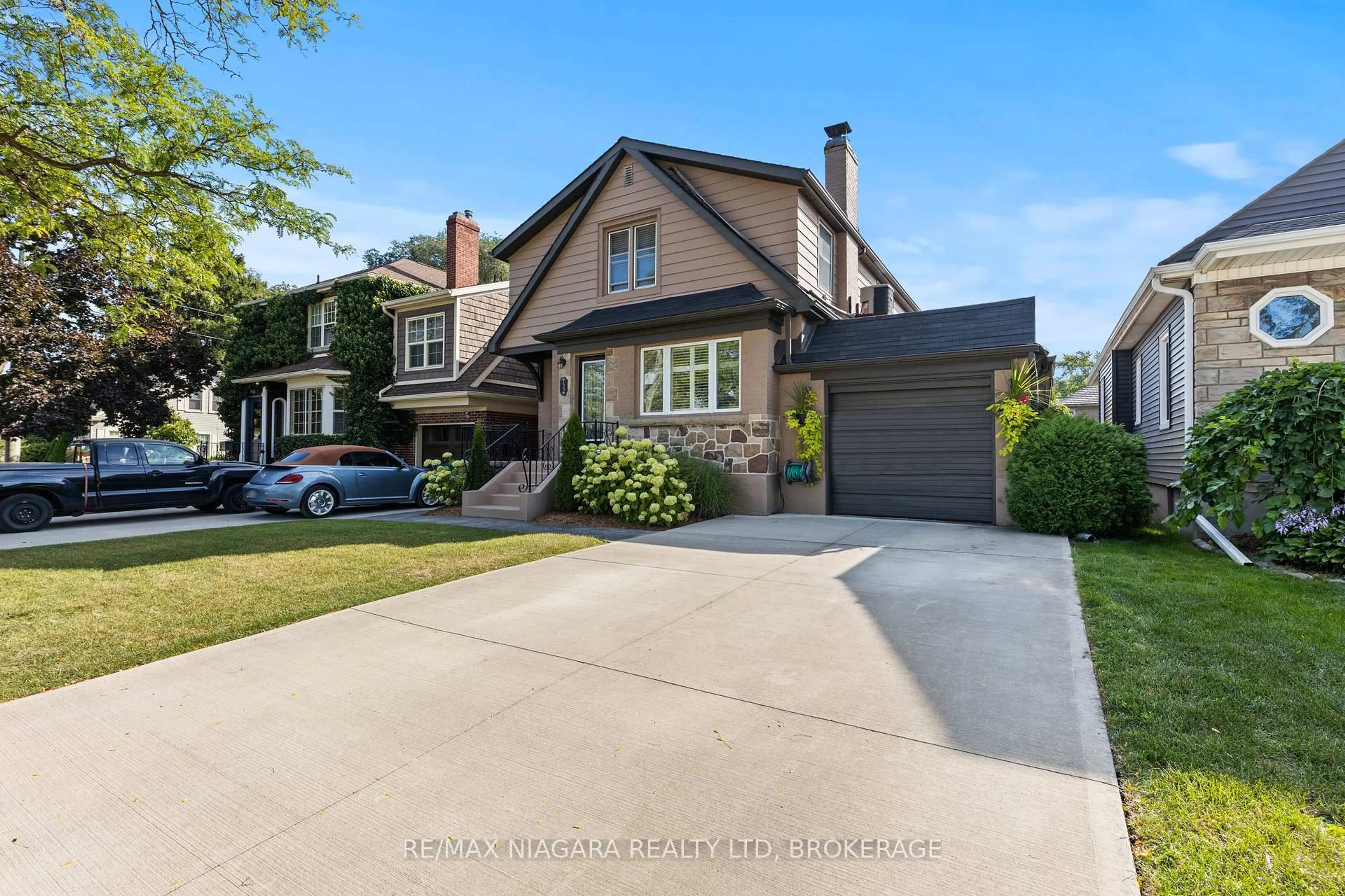 Home with brick exterior material, street for 123 SOUTH Dr, St. Catharines Ontario L2R 4W1