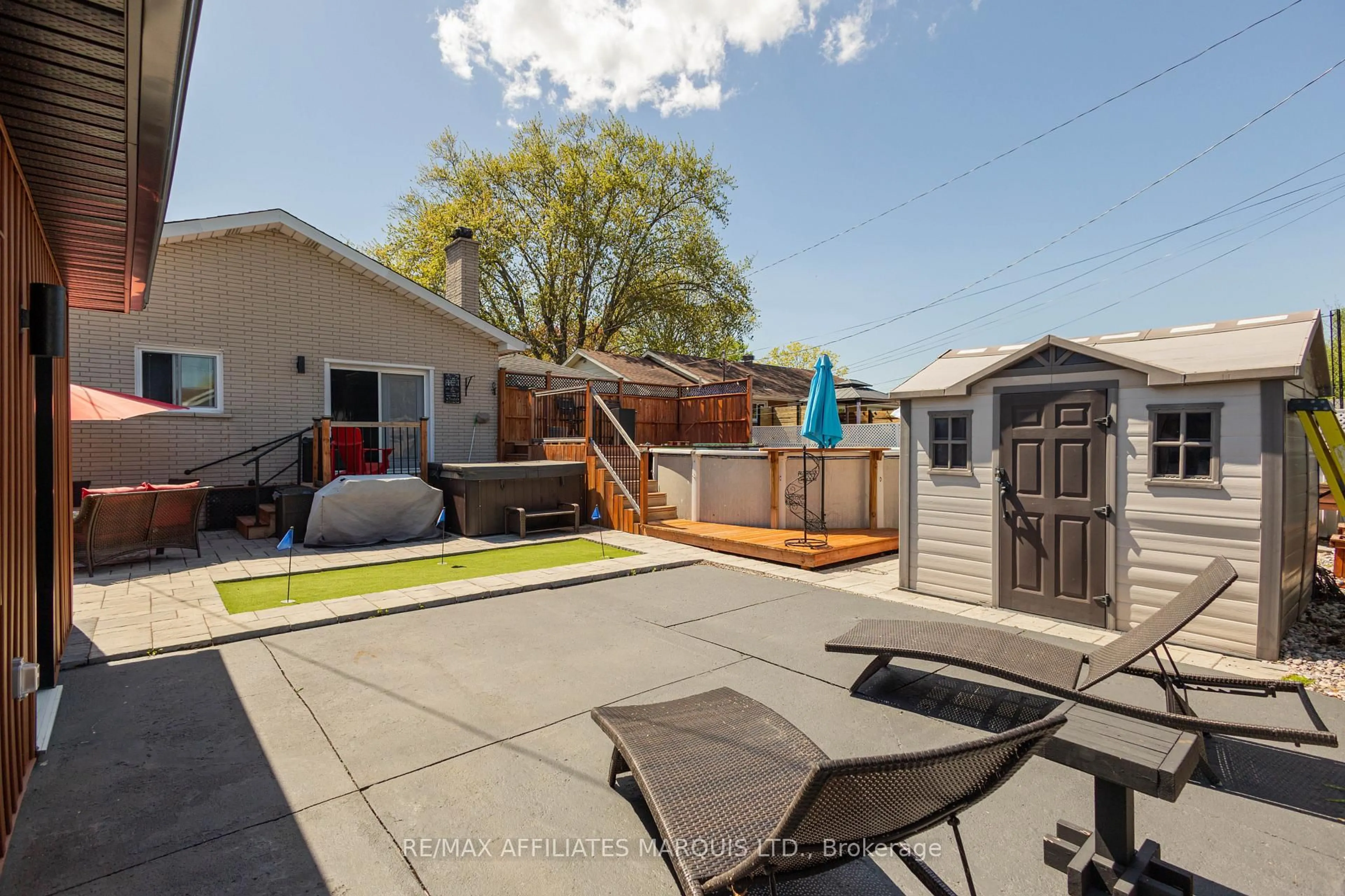 Patio, street for 420 Beach Ave, Cornwall Ontario K6H 5P1