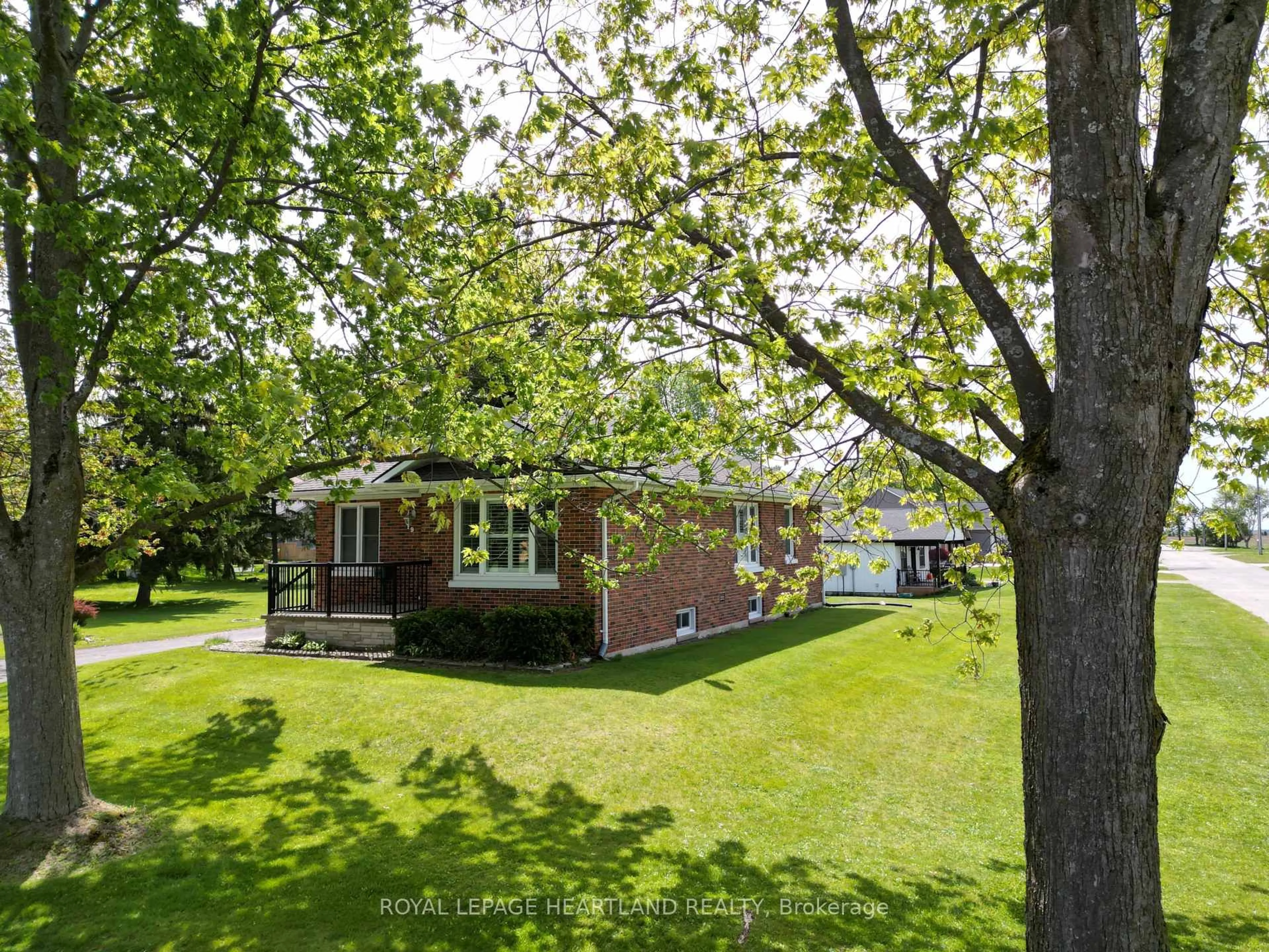 A pic from outside/outdoor area/front of a property/back of a property/a pic from drone, street for 19 Centre St, Bluewater Ontario N0M 2T0