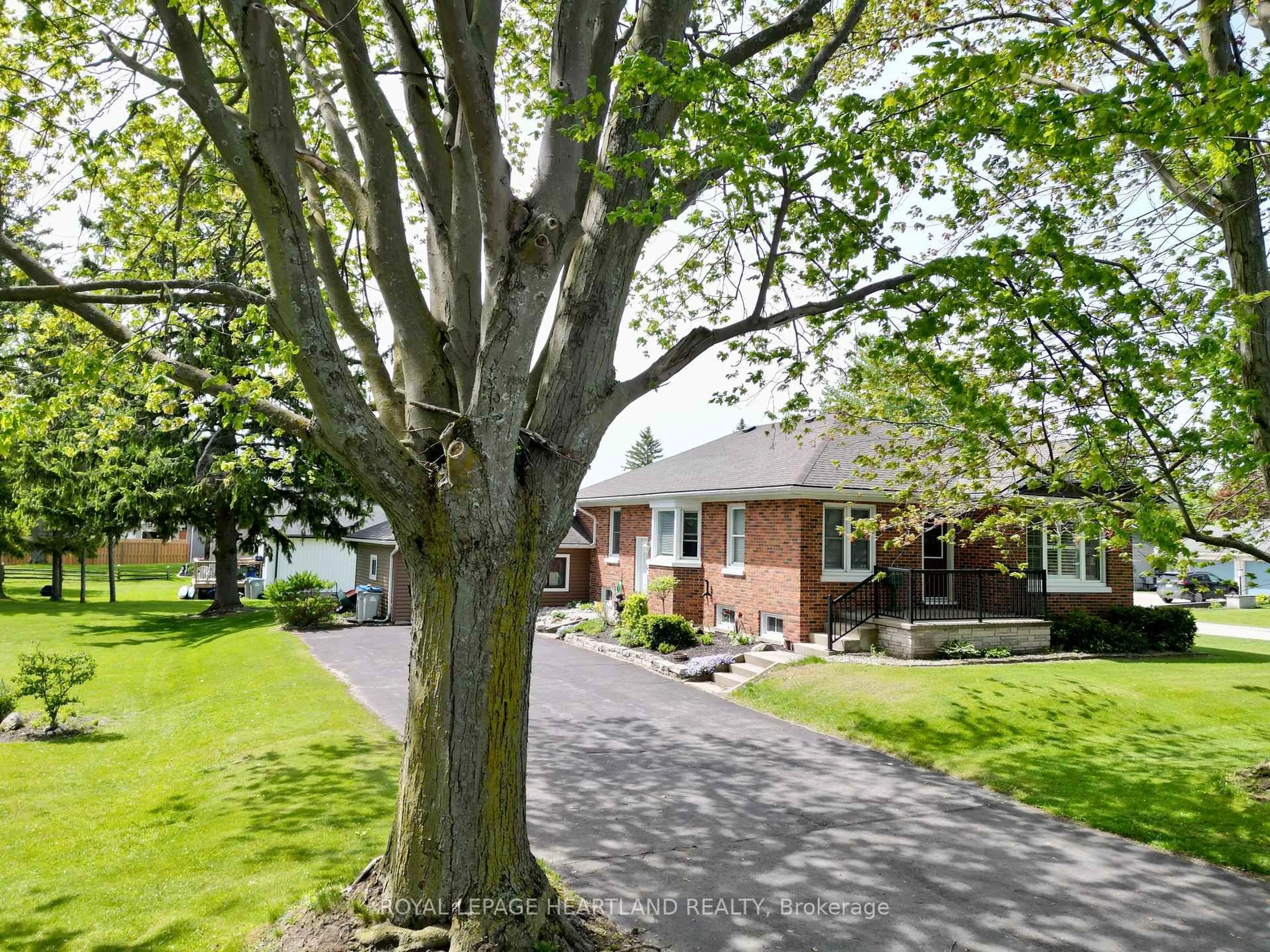 A pic from outside/outdoor area/front of a property/back of a property/a pic from drone, street for 19 Centre St, Bluewater Ontario N0M 2T0