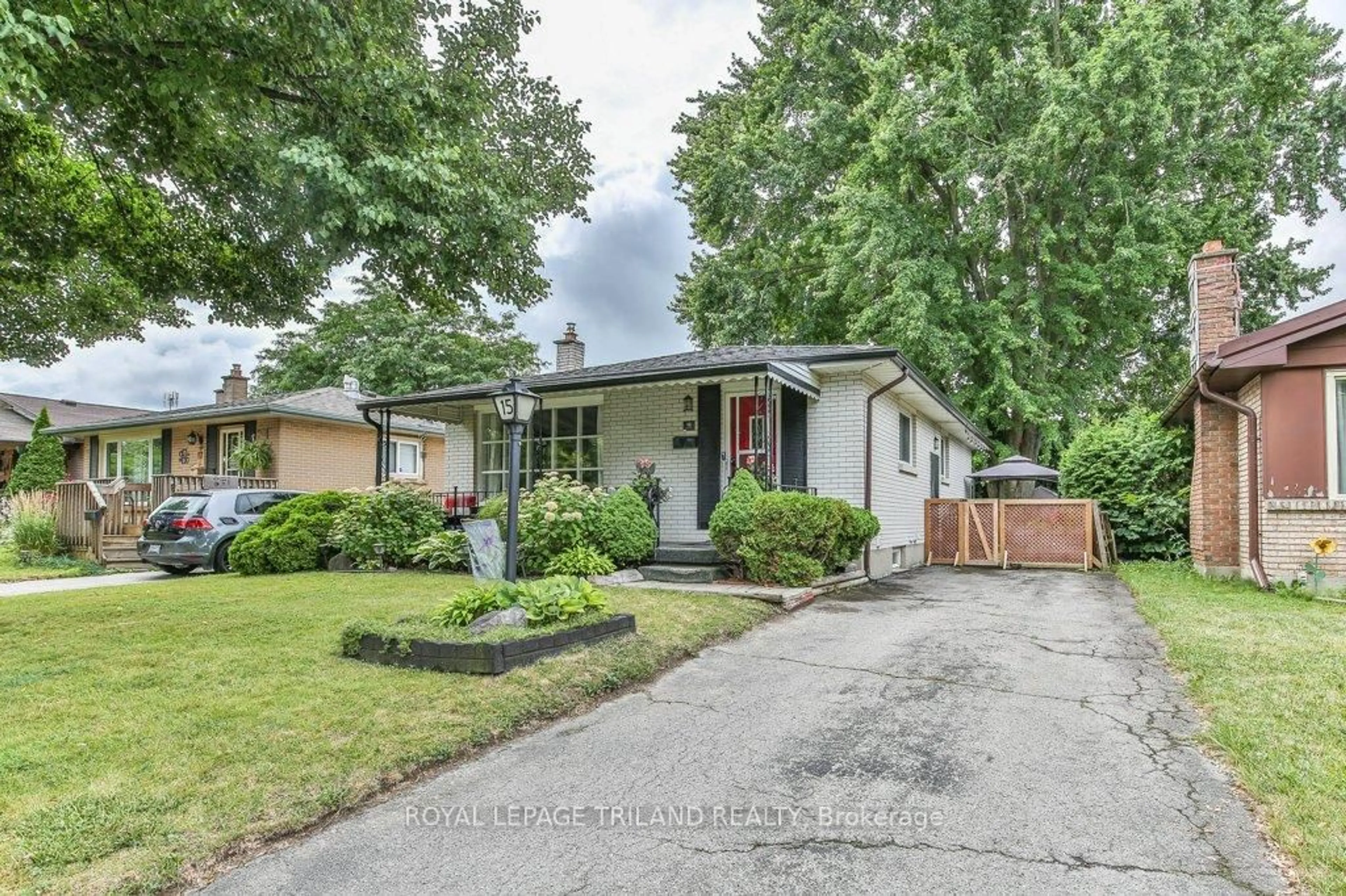 Unknown for 15 TALAVERA Cres, London East Ontario N5V 1K7