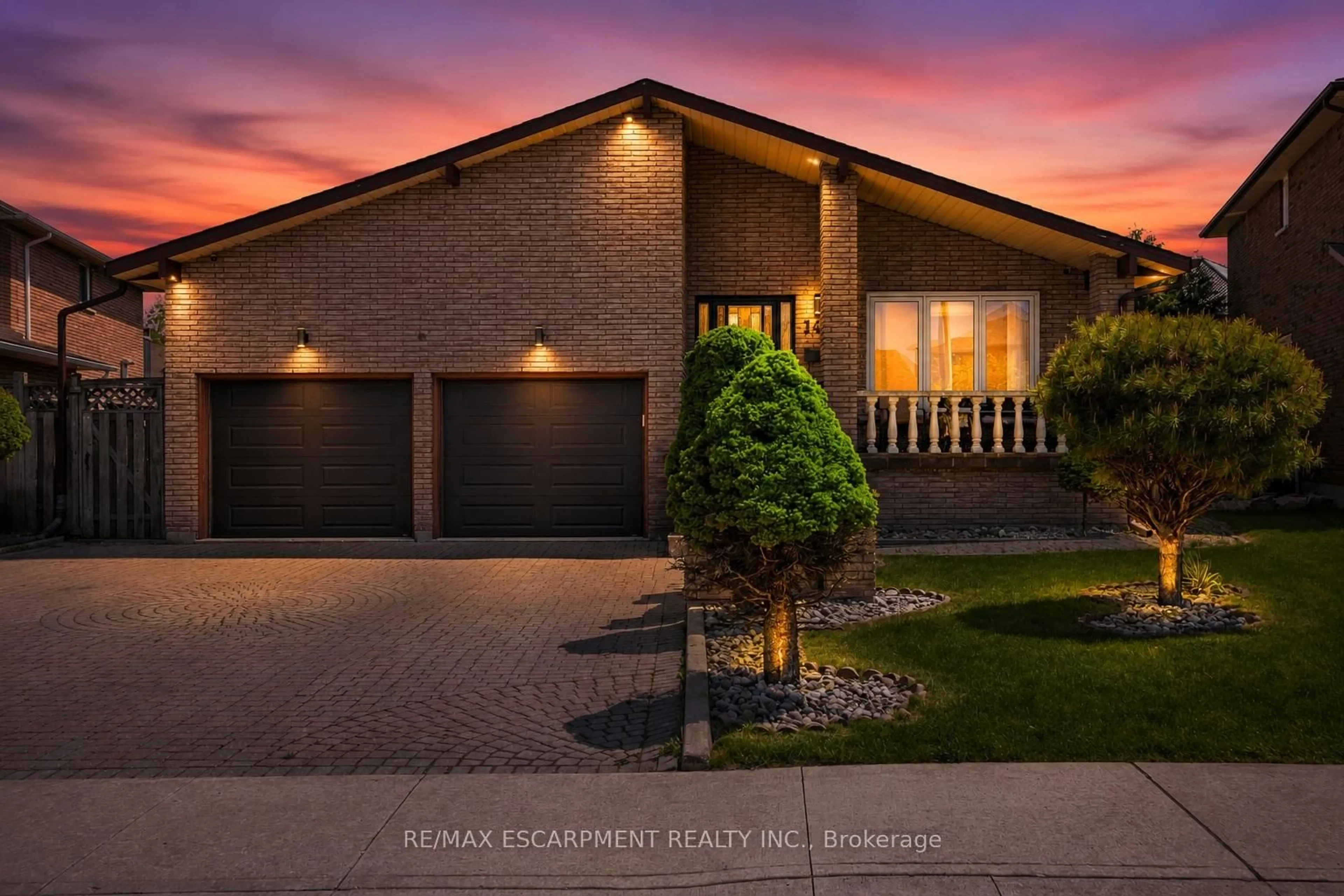 Home with brick exterior material, street for 140 Solomon Cres, Hamilton Ontario L8W 2G7