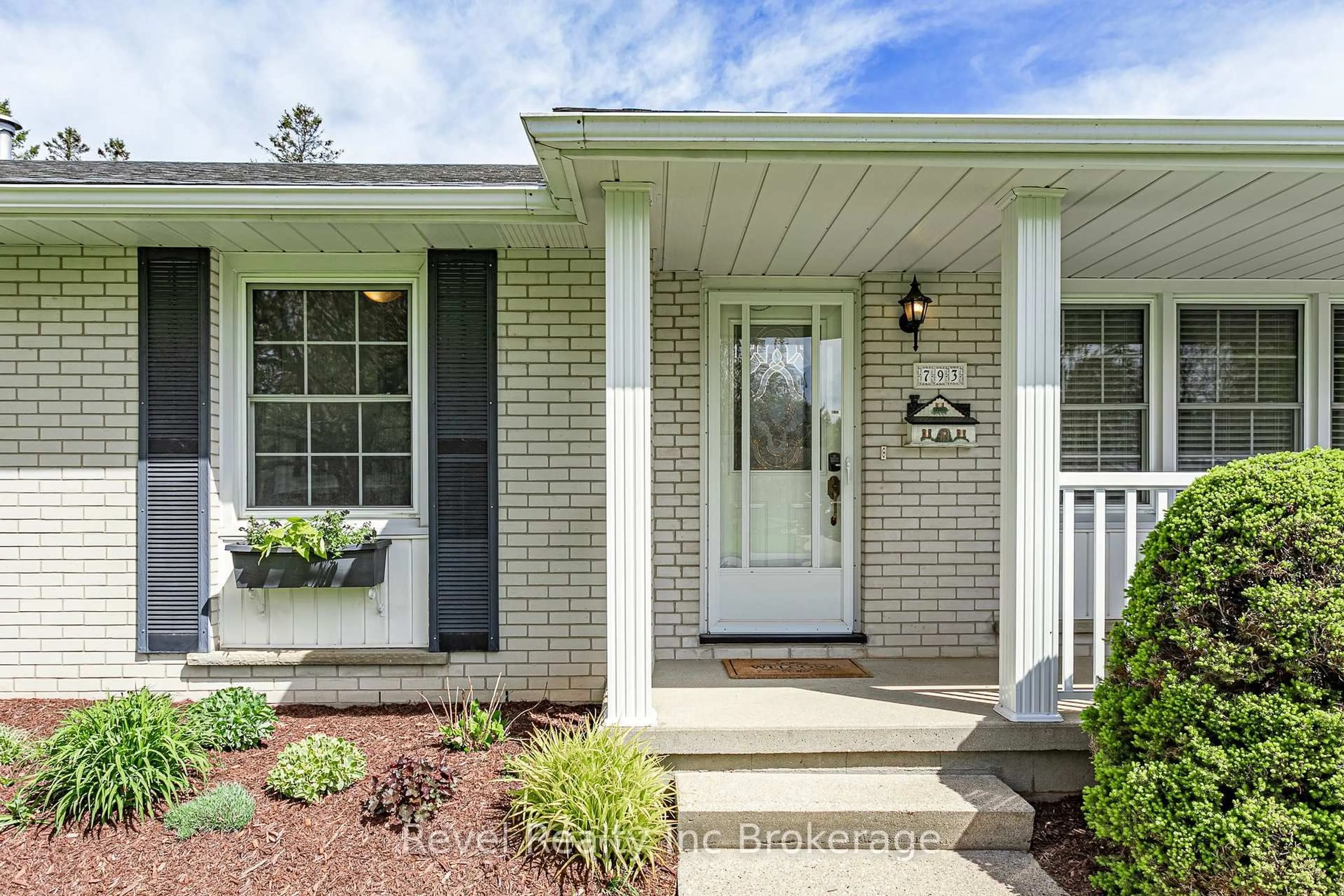 Home with brick exterior material, street for 793 Gladstone Dr, Woodstock Ontario N4S 5T3