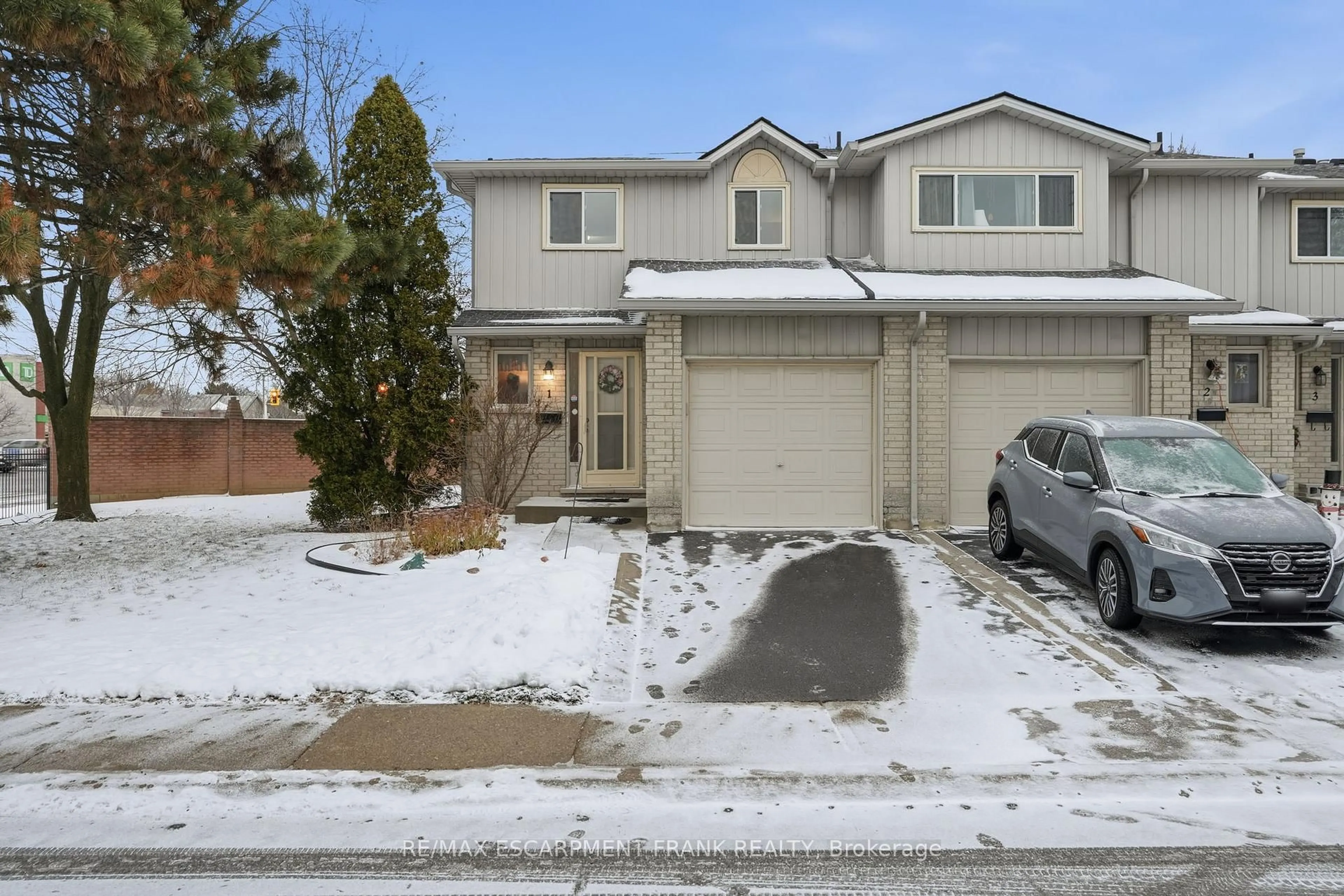 Unknown for 1675 Upper Gage Ave #1, Hamilton Ontario L8W 3R7