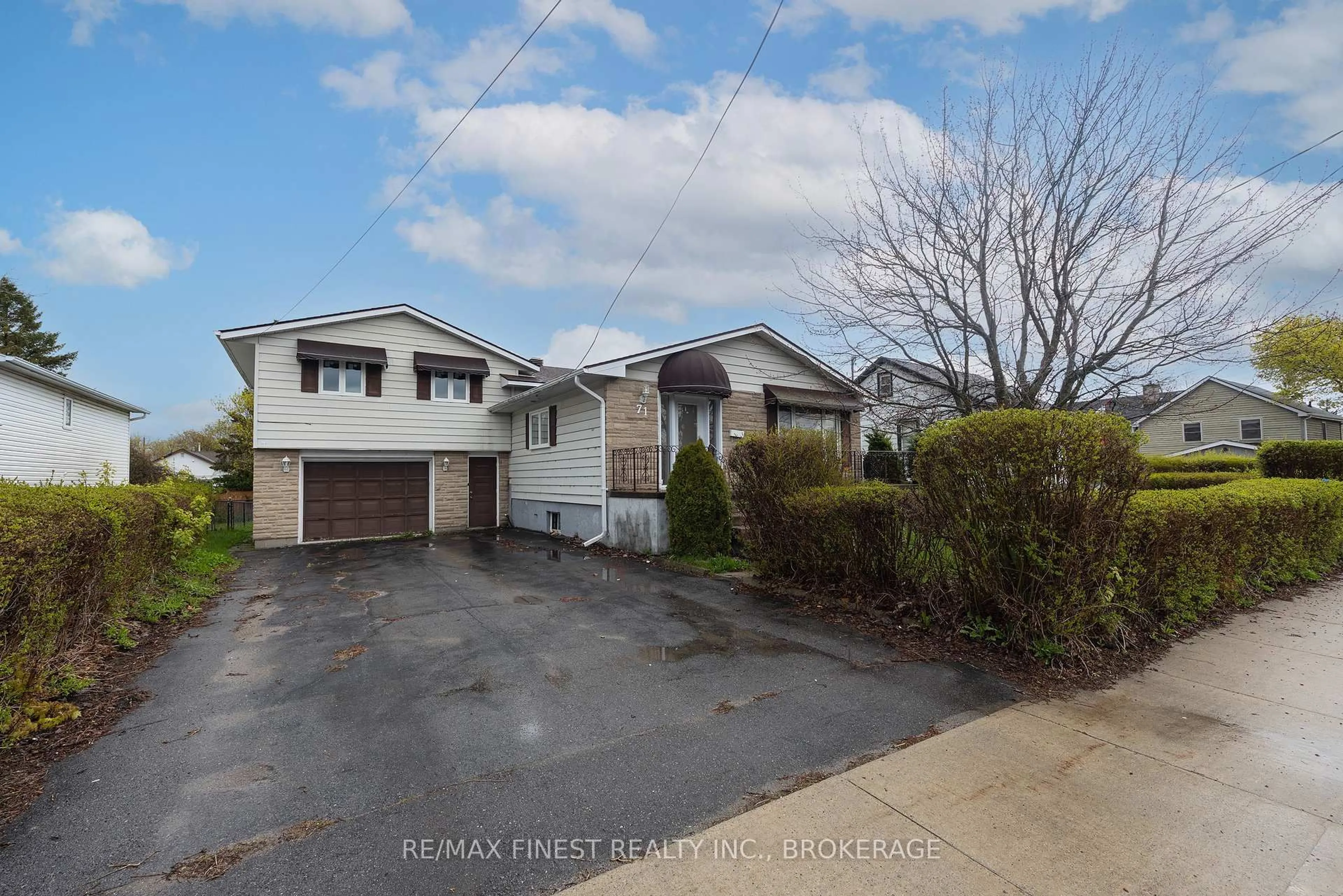 A pic from outside/outdoor area/front of a property/back of a property/a pic from drone, street for 71 Cartwright St, Kingston Ontario K7M 1P6