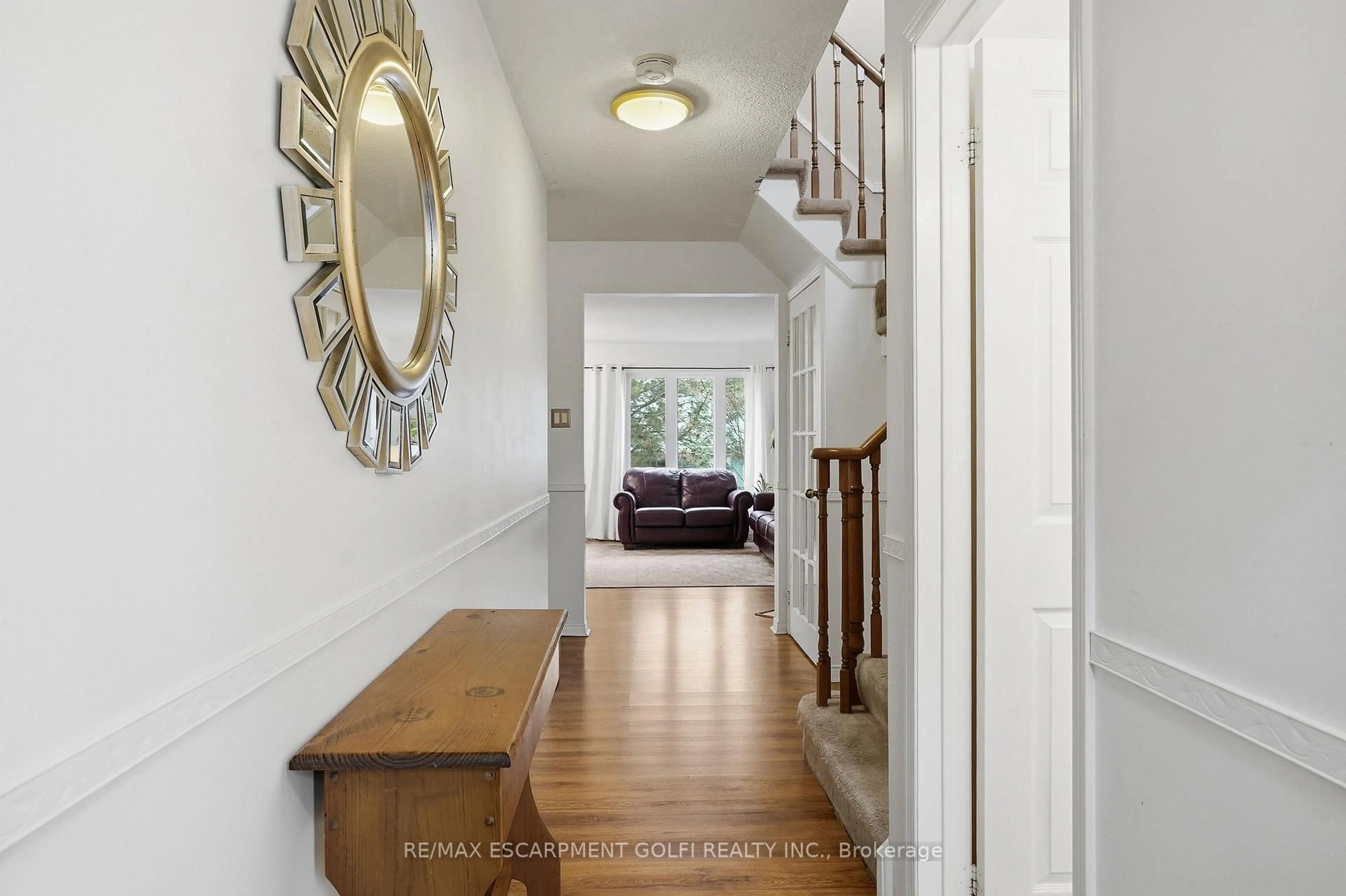 Indoor entryway for 79 Braeheid Ave #6, Hamilton Ontario L8B 0C6