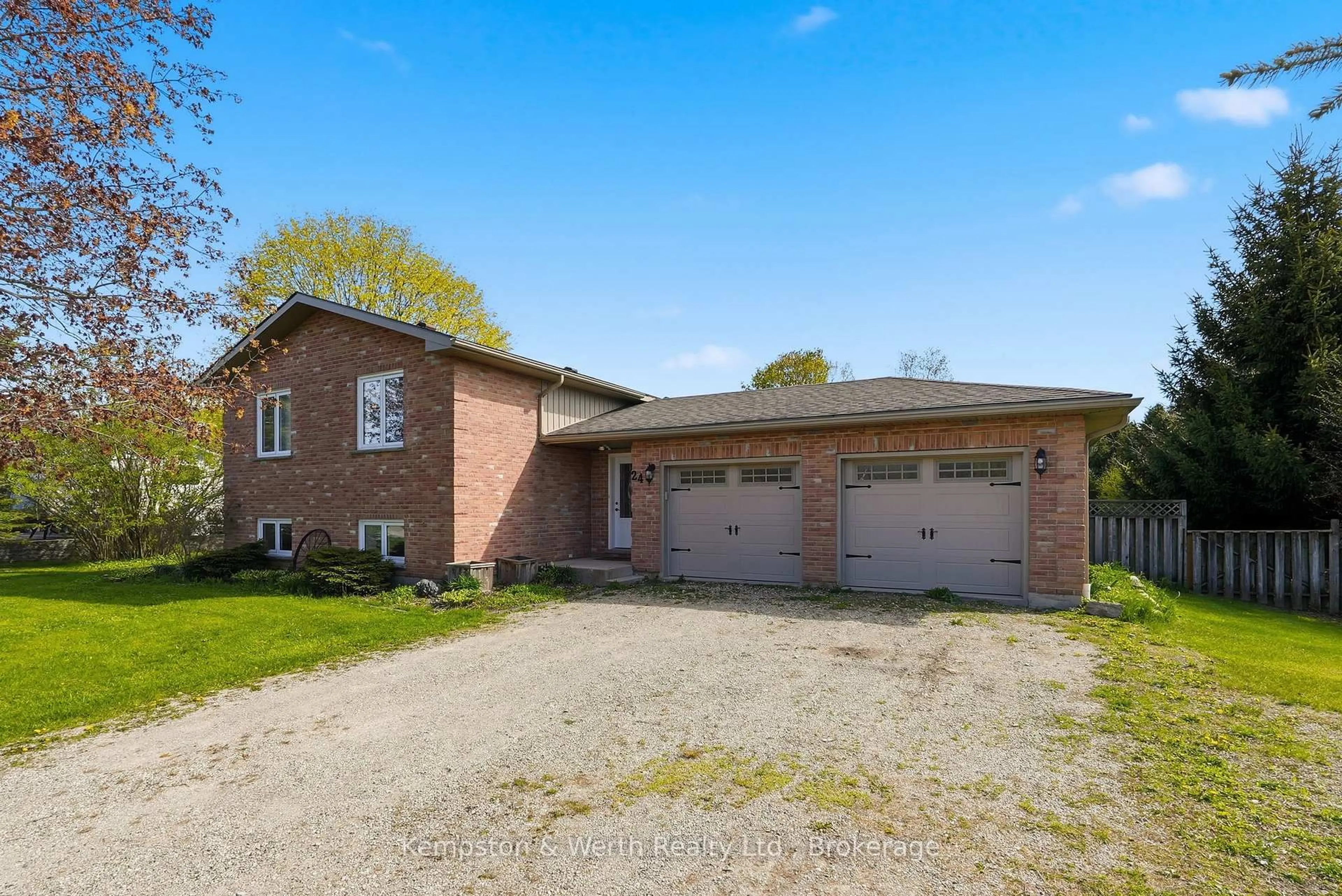 A pic from outside/outdoor area/front of a property/back of a property/a pic from drone, street for 24 Jordan Dr, North Huron Ontario N0G 1E0