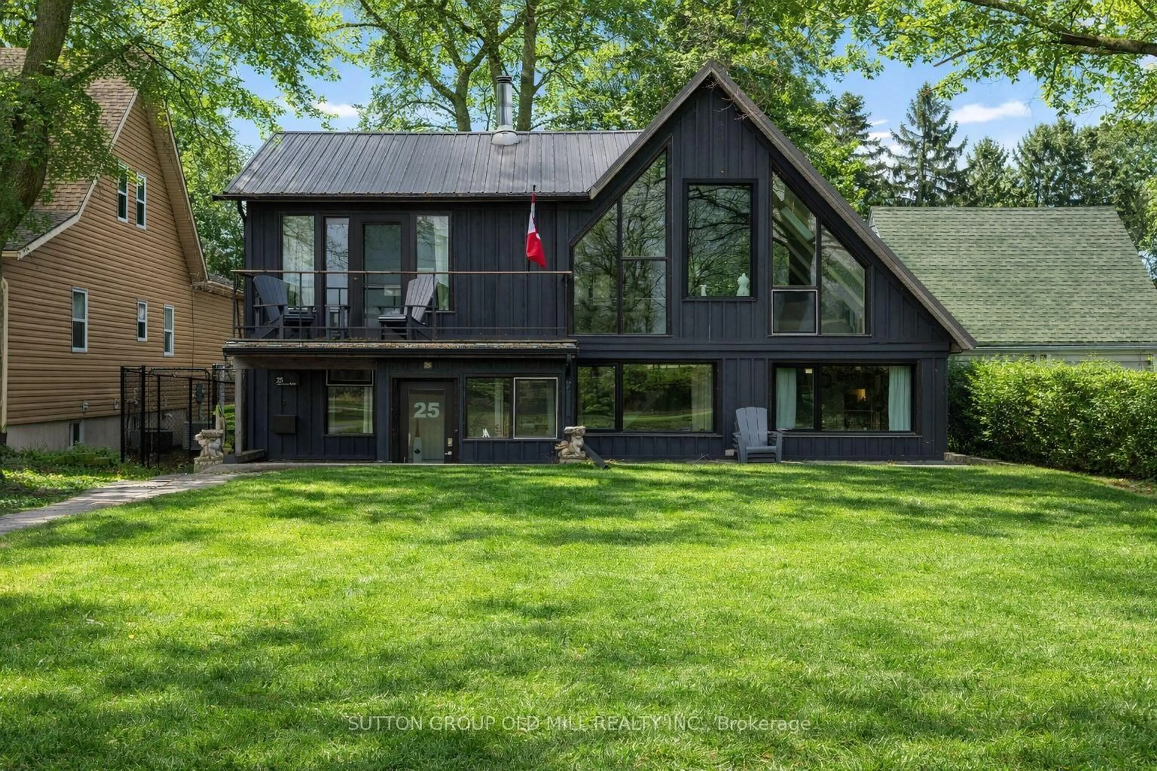 Home with vinyl exterior material, unknown for 25 Lakeshore Rd, Port Colborne Ontario L3K 2S2
