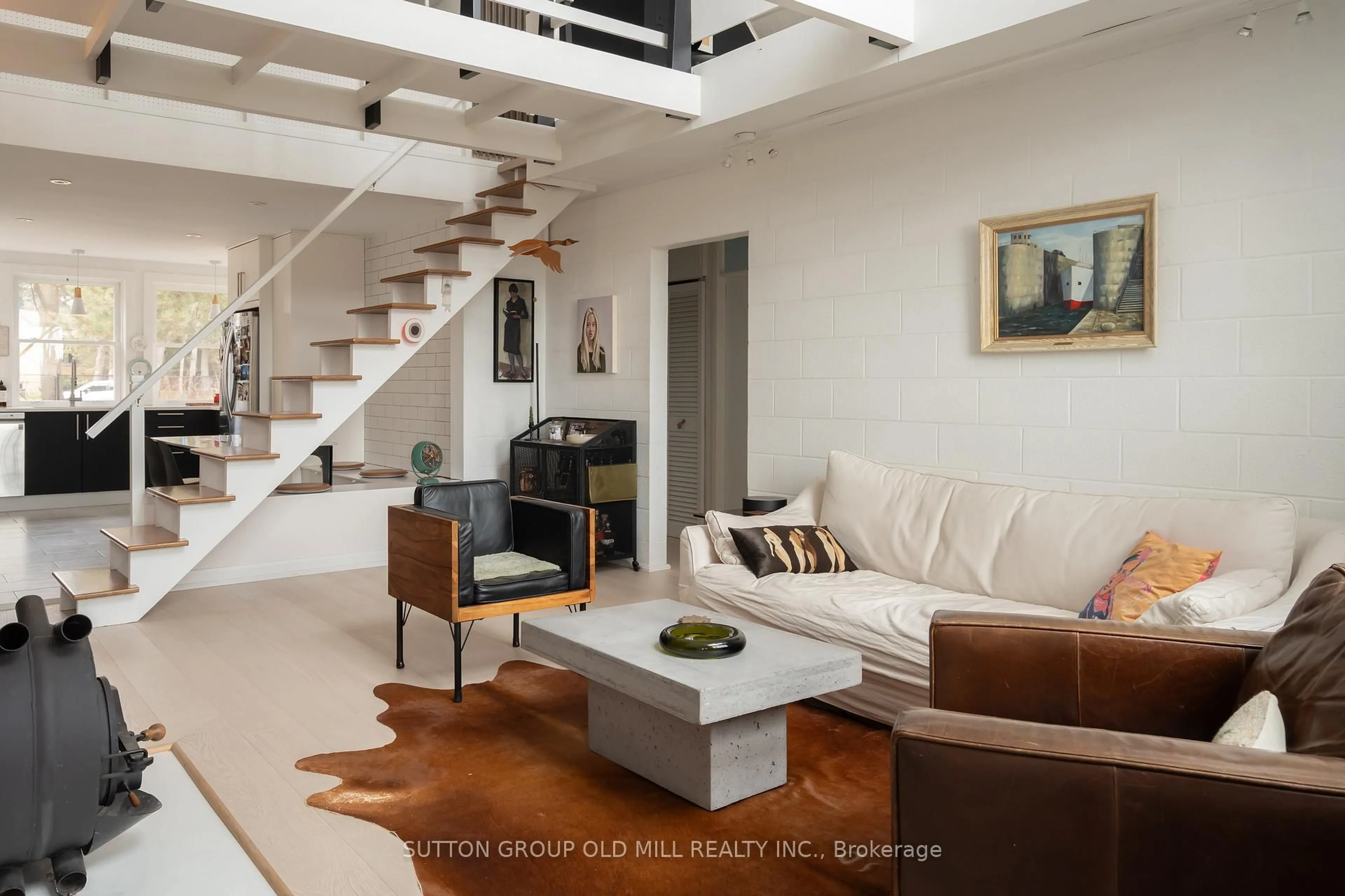 Living room with furniture, unknown for 25 Lakeshore Rd, Port Colborne Ontario L3K 2S2
