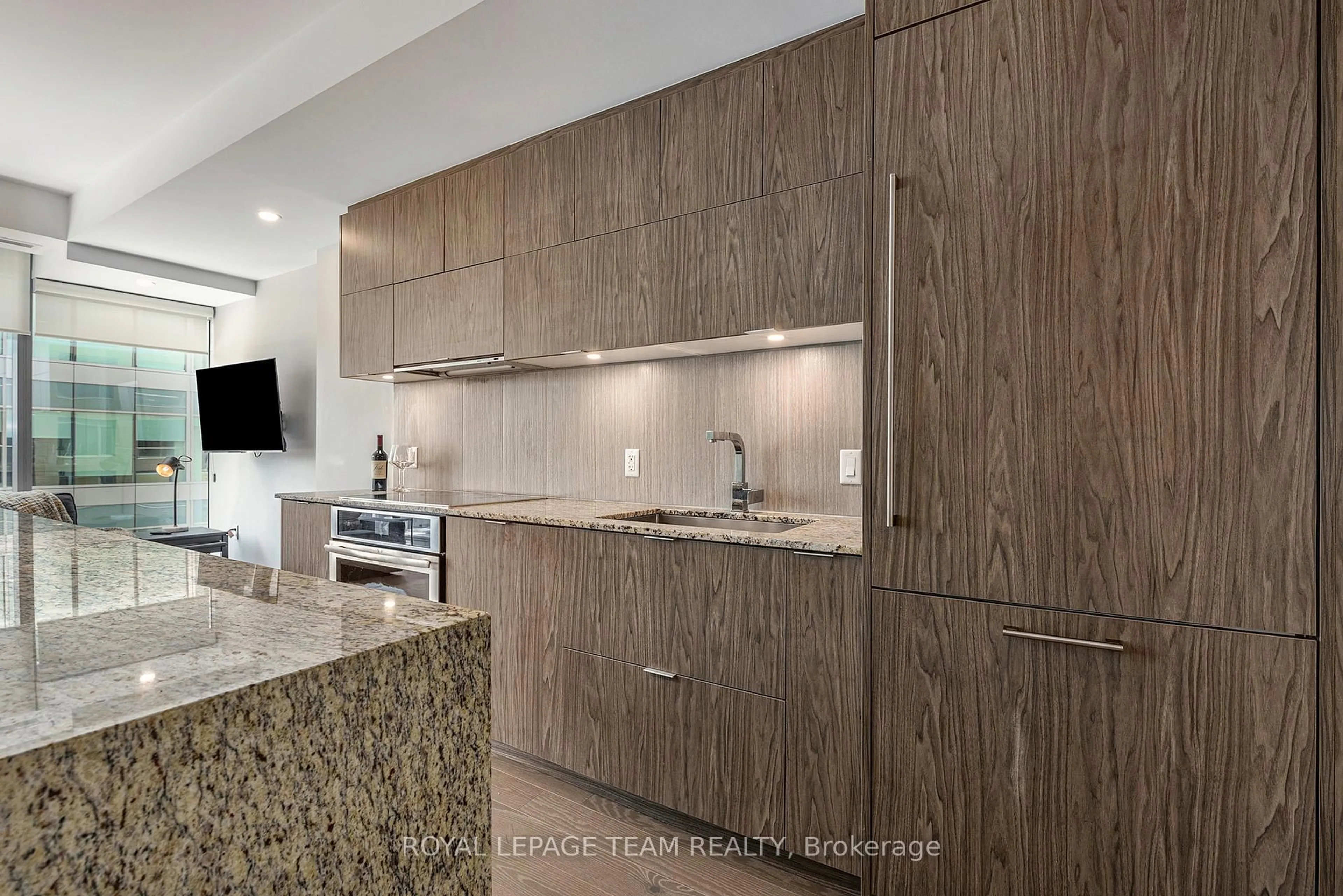 Contemporary kitchen, unknown for 101 Queen St #1509, Ottawa Ontario K1P 0B7