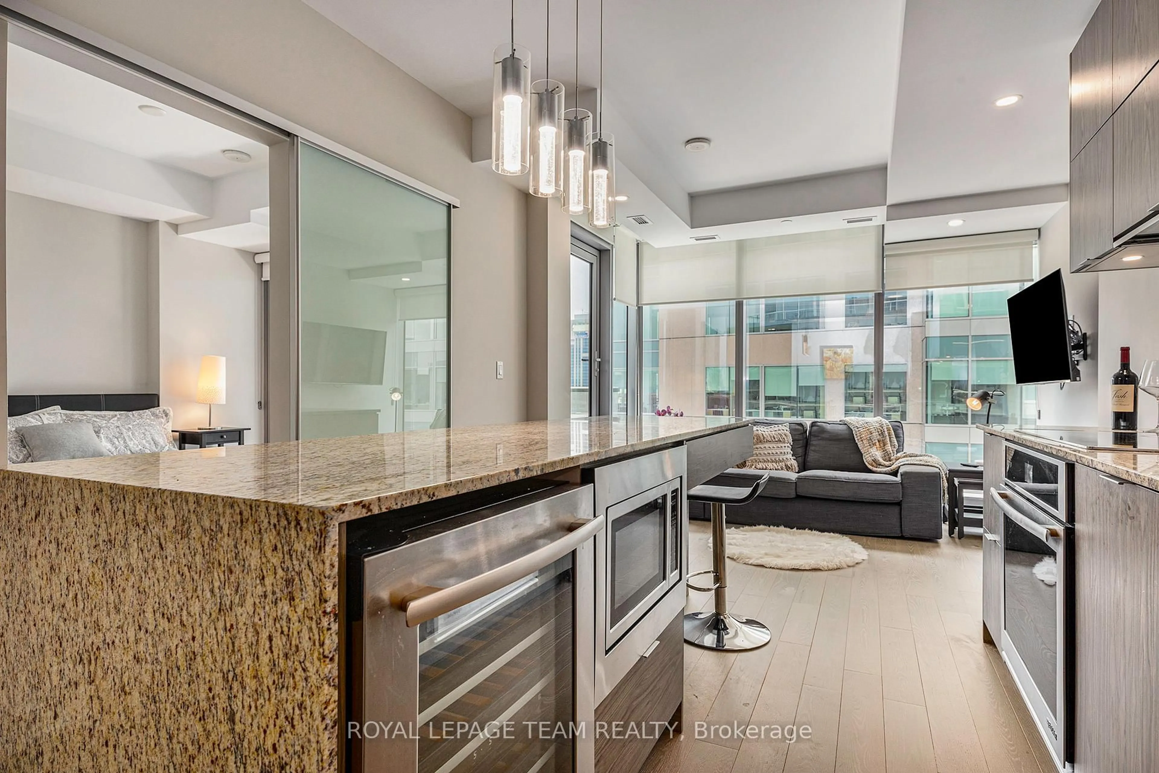 Open concept kitchen, ceramic/tile floor for 101 Queen St #1509, Ottawa Ontario K1P 0B7