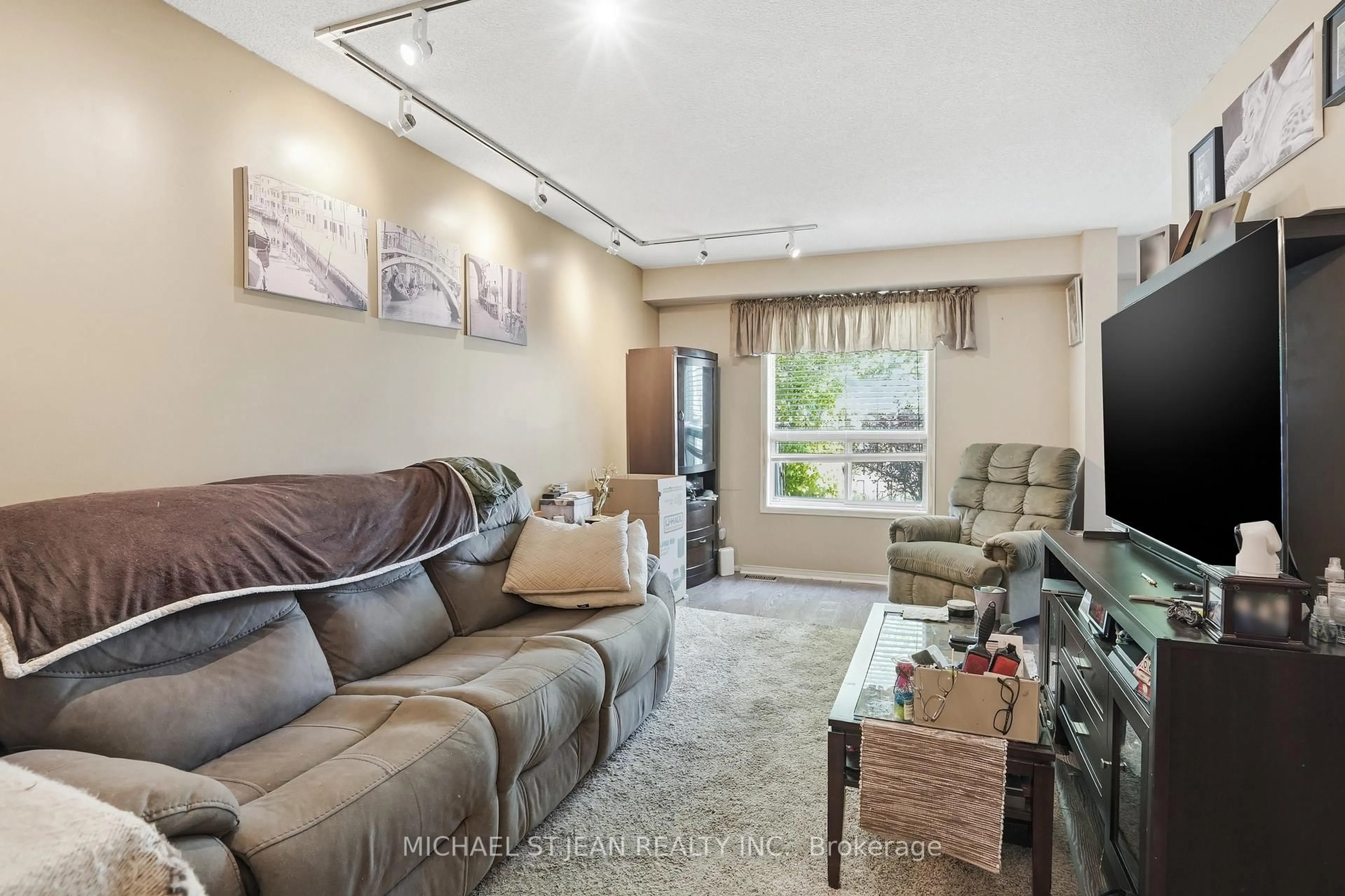 Living room with furniture, unknown for 565 Rymal Rd #2, Hamilton Ontario L8W 3Y2