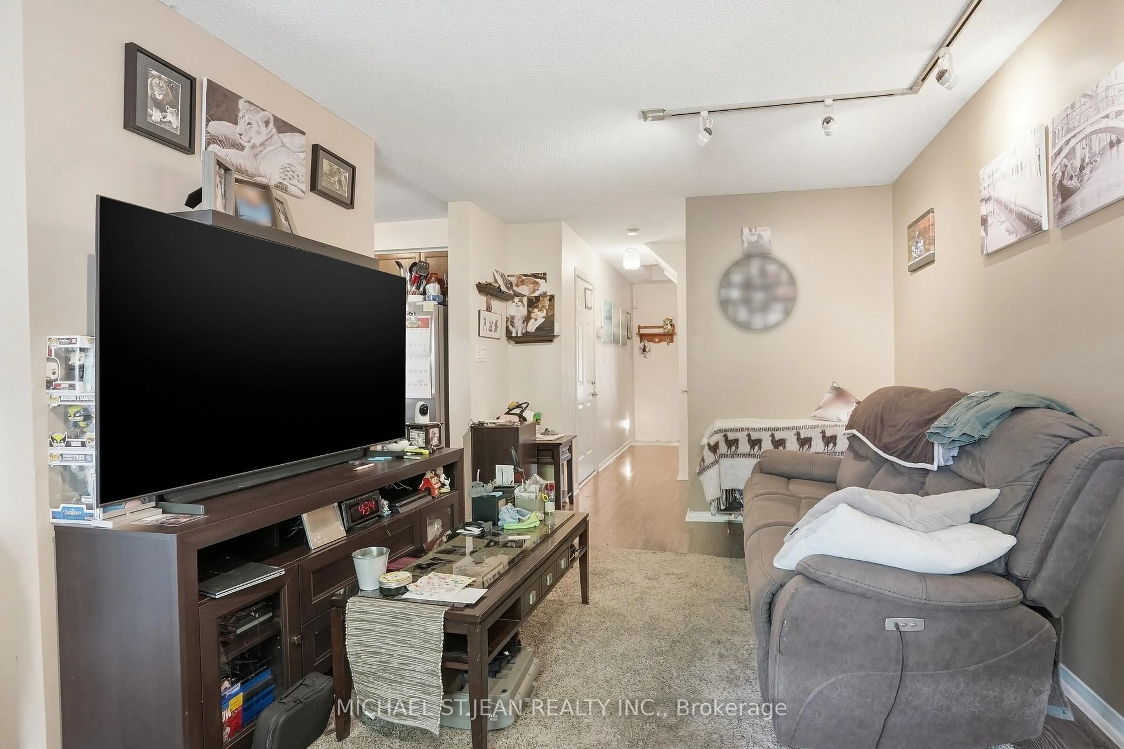 Unknown for 565 Rymal Rd #2, Hamilton Ontario L8W 3Y2